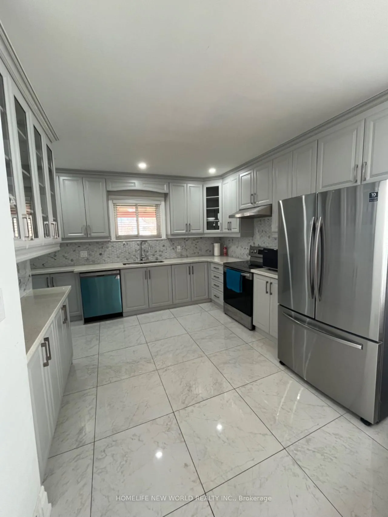 Photo 4 of 5021 Saint Clair Avenue, Niagara Falls, Downtown — HOMEH