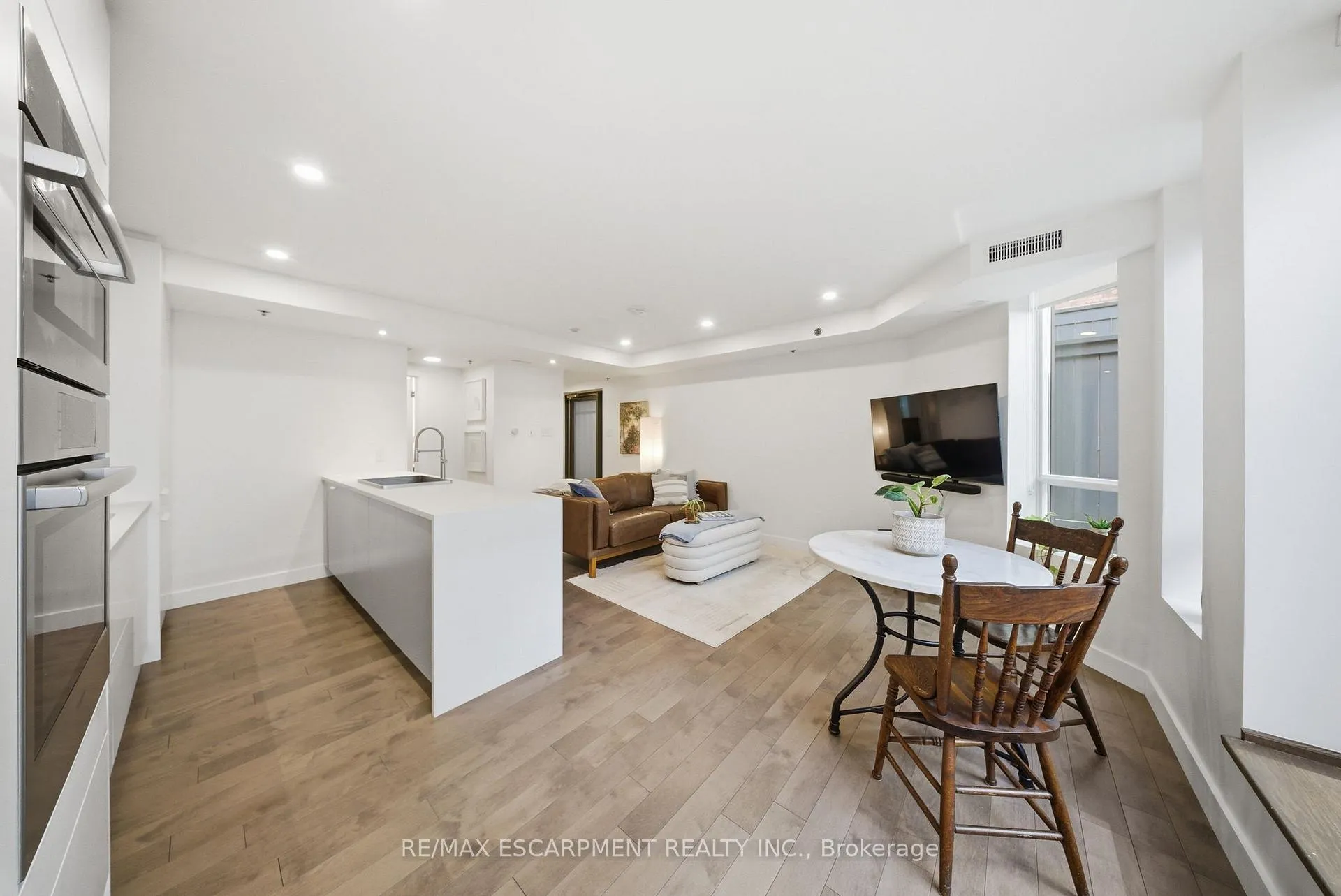 Photo 14 of Unit TH1, 127 Queen Street E, Toronto, Church-Yonge Corridor — HOMEH