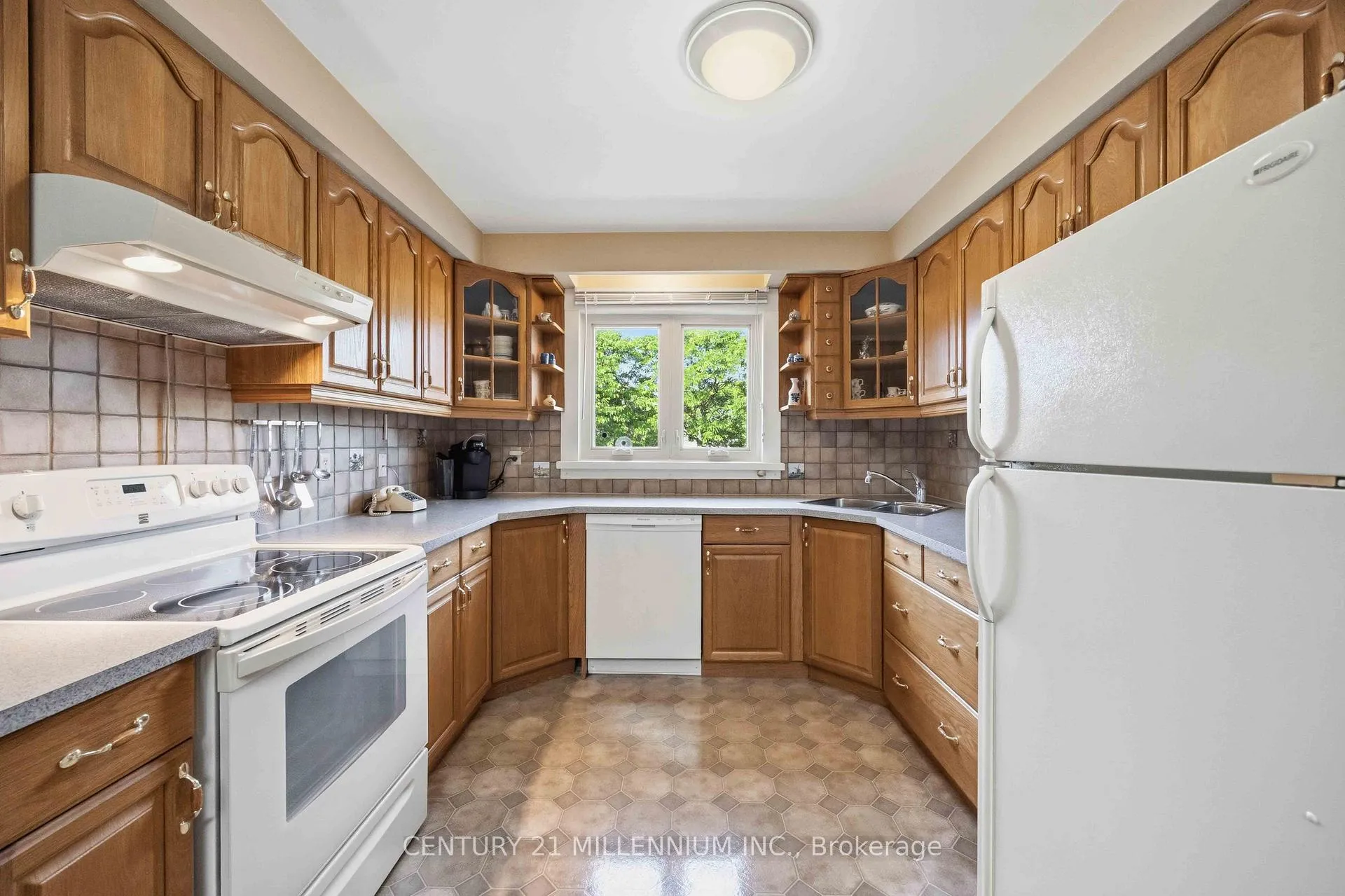 Photo 11 of 112 Blackthorn Lane, Brampton, Brampton North — HOMEH