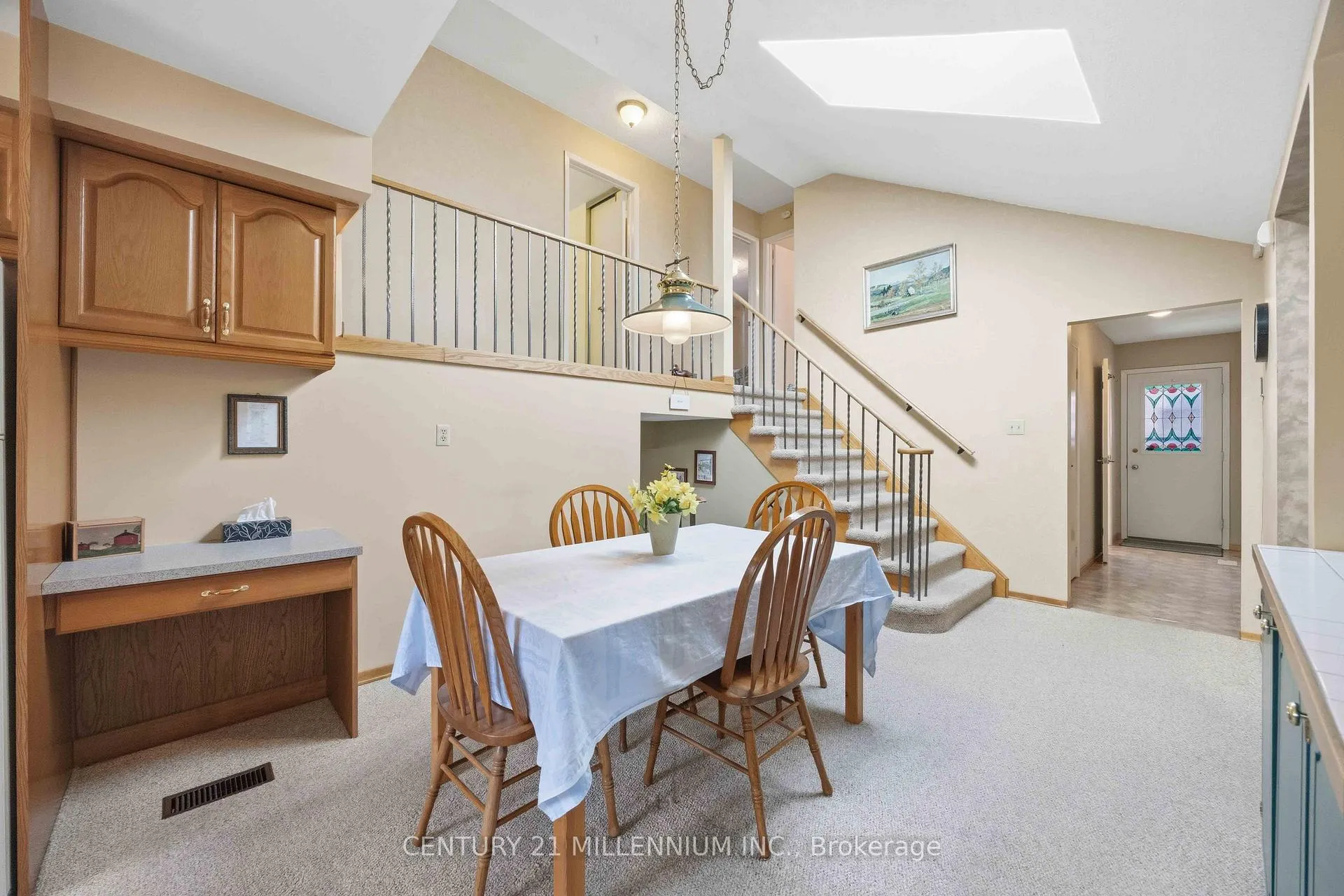 Photo 13 of 112 Blackthorn Lane, Brampton, Brampton North — HOMEH