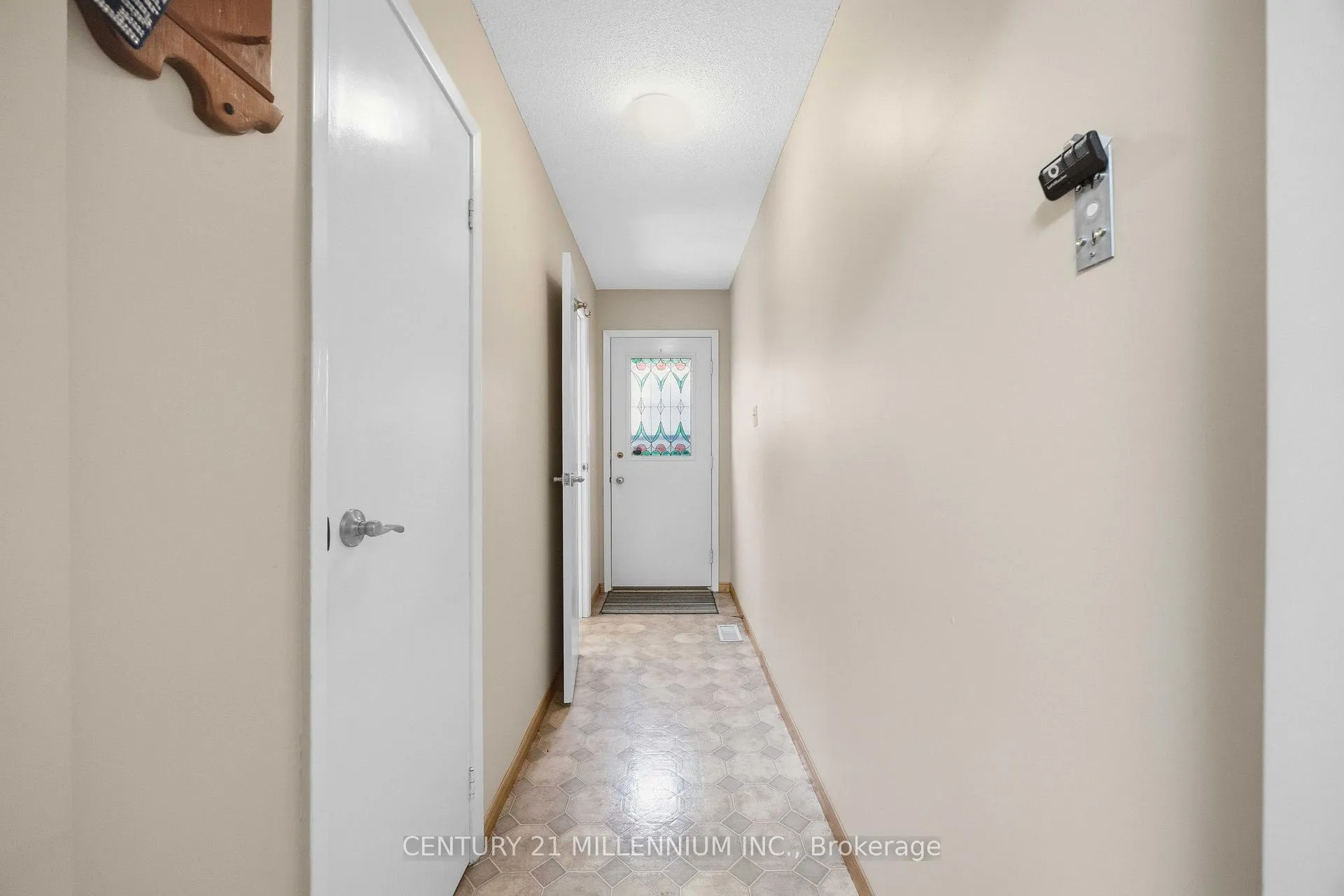 Photo 15 of 112 Blackthorn Lane, Brampton, Brampton North — HOMEH
