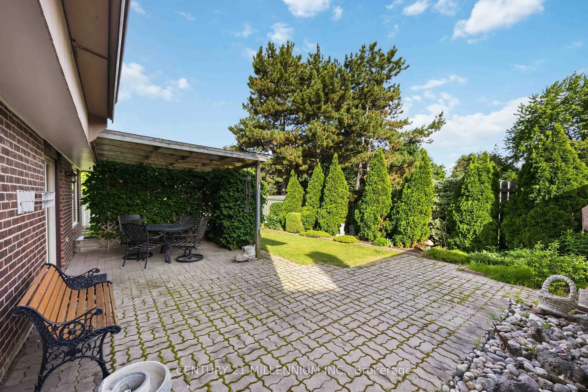 Photo 36 of 112 Blackthorn Lane, Brampton, Brampton North — HOMEH