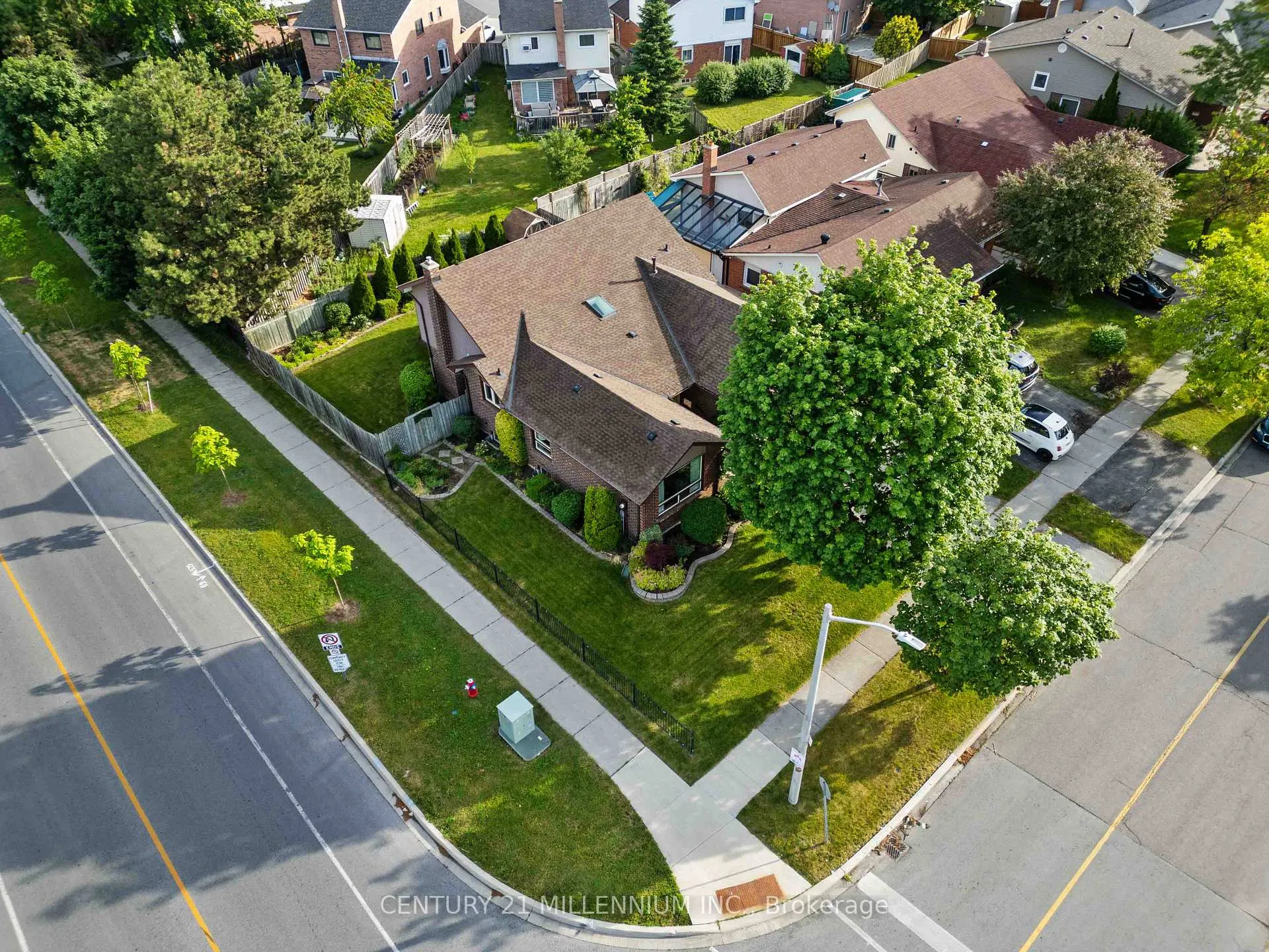 Photo 38 of 112 Blackthorn Lane, Brampton, Brampton North — HOMEH