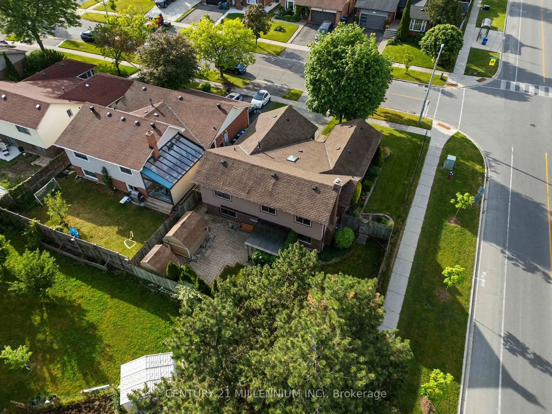 Photo 40 of 112 Blackthorn Lane, Brampton, Brampton North — HOMEH