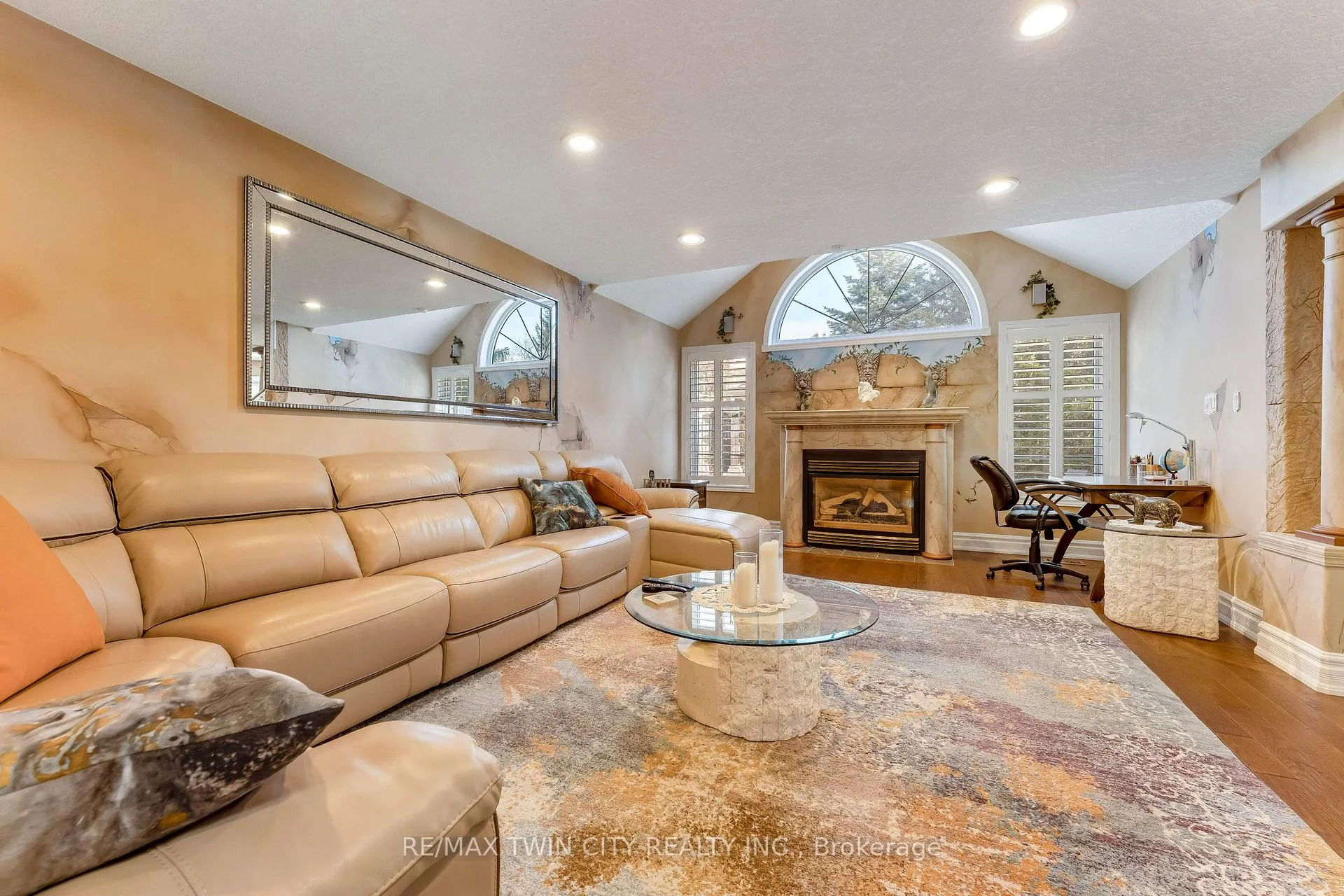 Photo 5 of 60 Chandos Drive, Kitchener, Centreville Chicopee — HOMEH