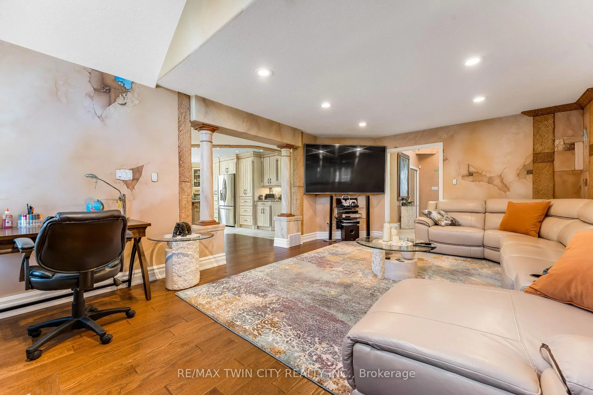 Photo 7 of 60 Chandos Drive, Kitchener, Centreville Chicopee — HOMEH