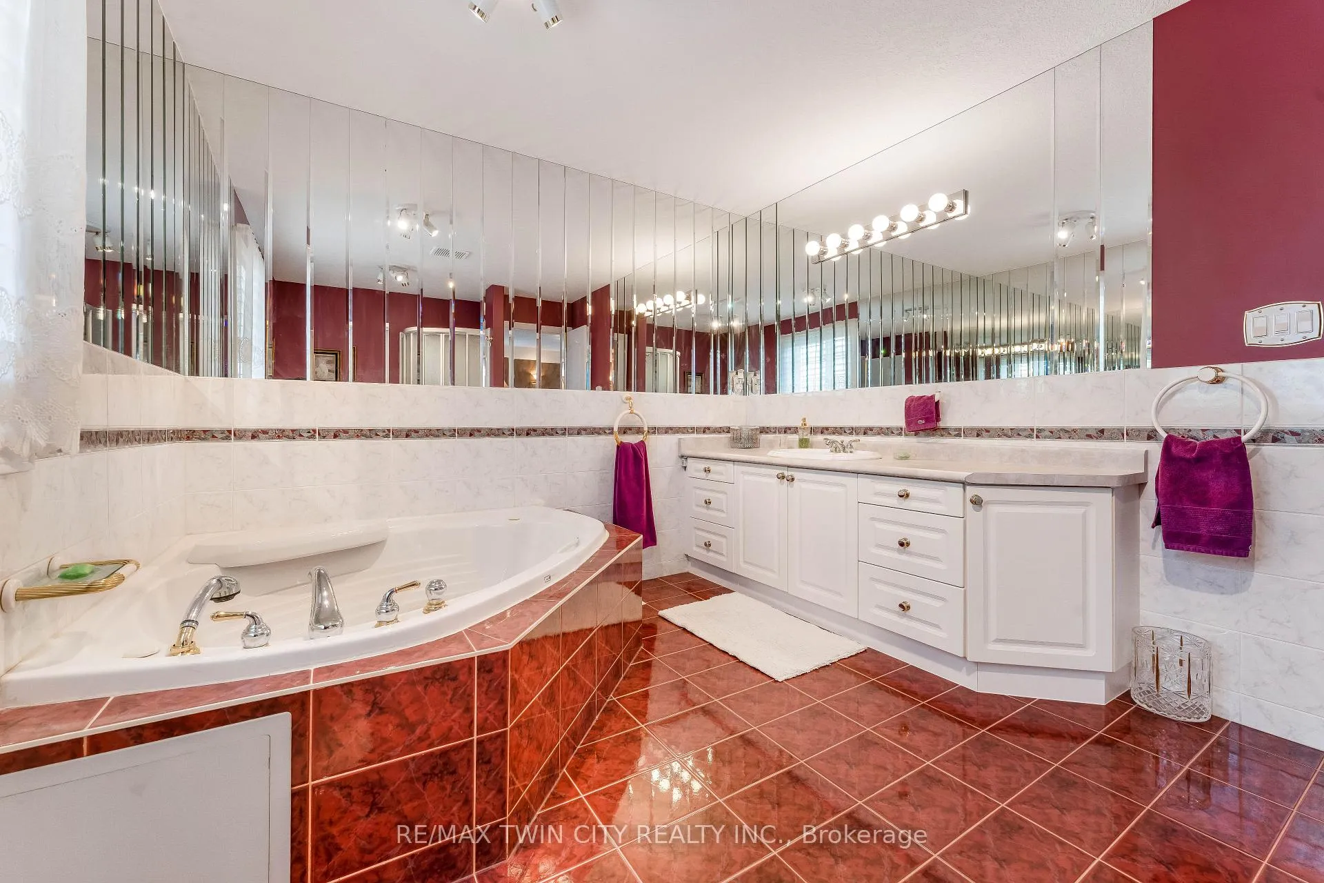 Photo 20 of 60 Chandos Drive, Kitchener, Centreville Chicopee — HOMEH