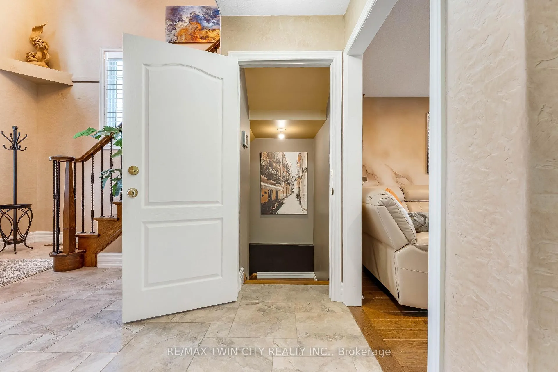 Photo 28 of 60 Chandos Drive, Kitchener, Centreville Chicopee — HOMEH