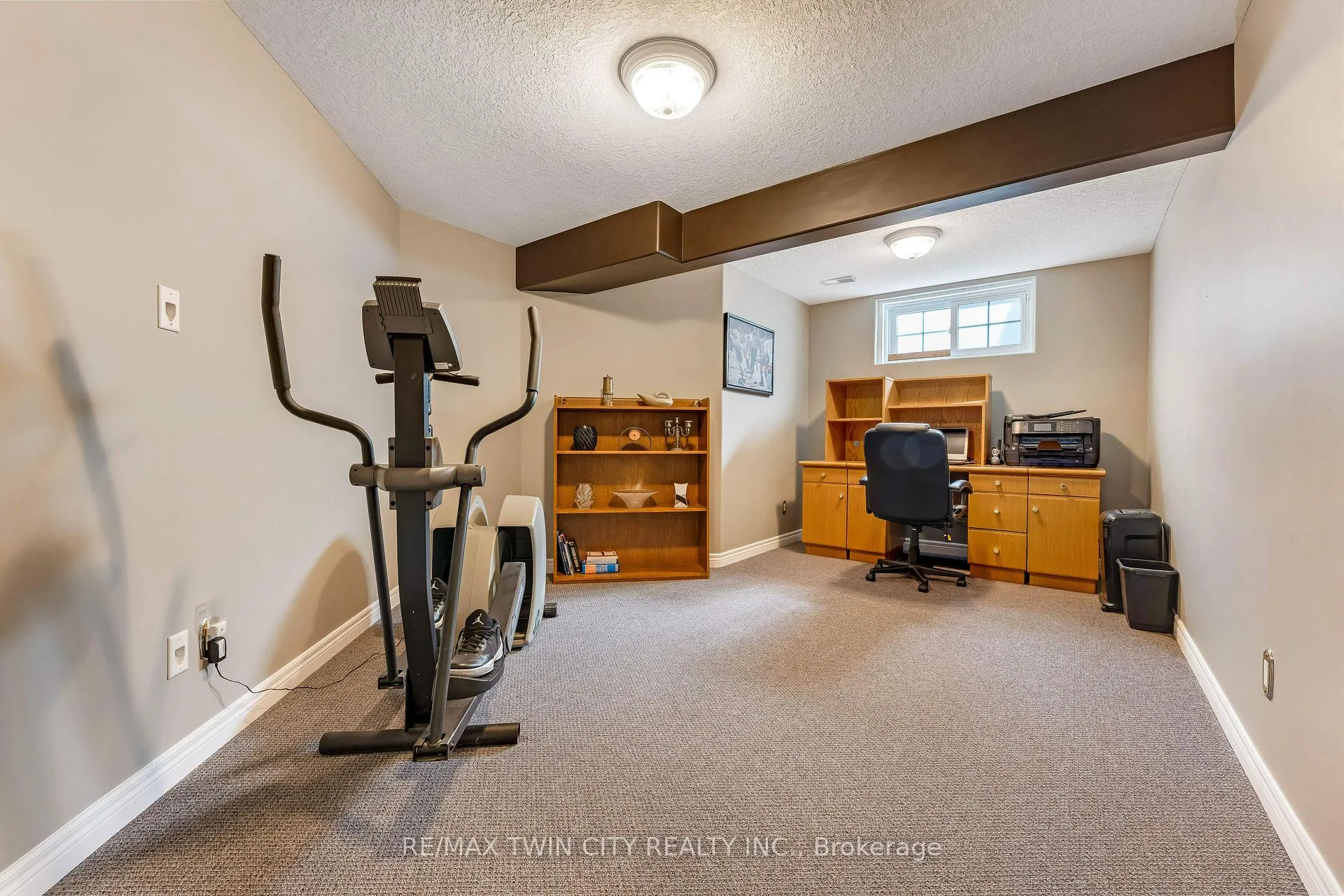 Photo 32 of 60 Chandos Drive, Kitchener, Centreville Chicopee — HOMEH
