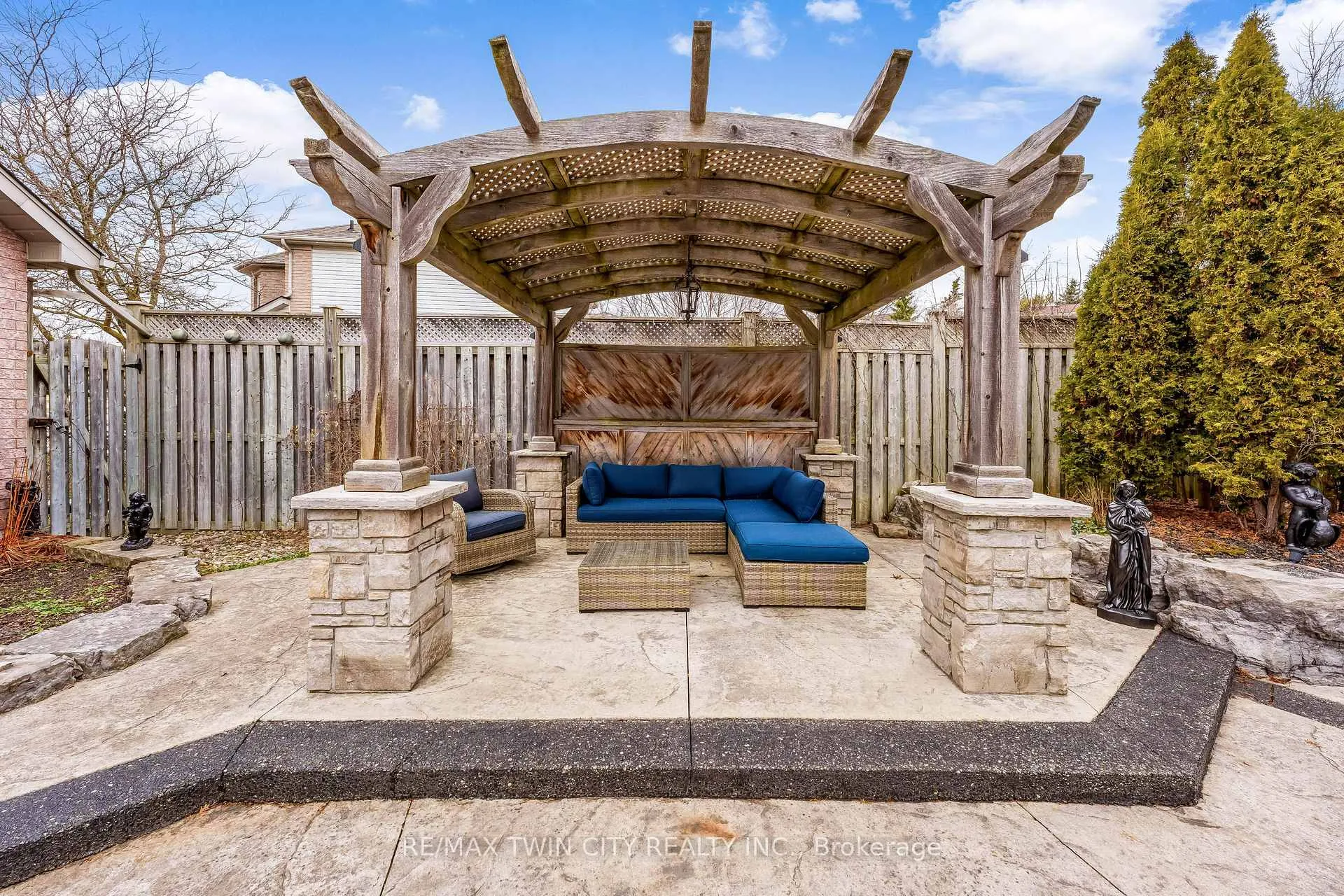 Photo 37 of 60 Chandos Drive, Kitchener, Centreville Chicopee — HOMEH