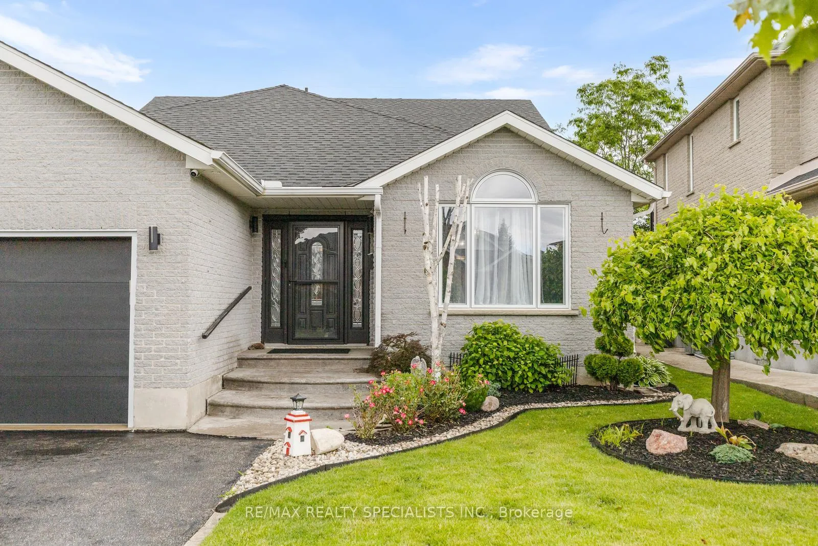 Photo 2 of 16 Lois Lane, Guelph, Willow West/Sugarbush/West Acres — HOMEH