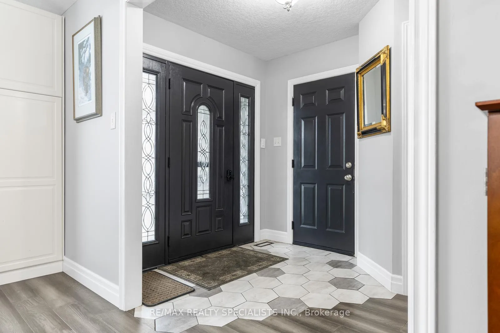 Photo 4 of 16 Lois Lane, Guelph, Willow West/Sugarbush/West Acres — HOMEH