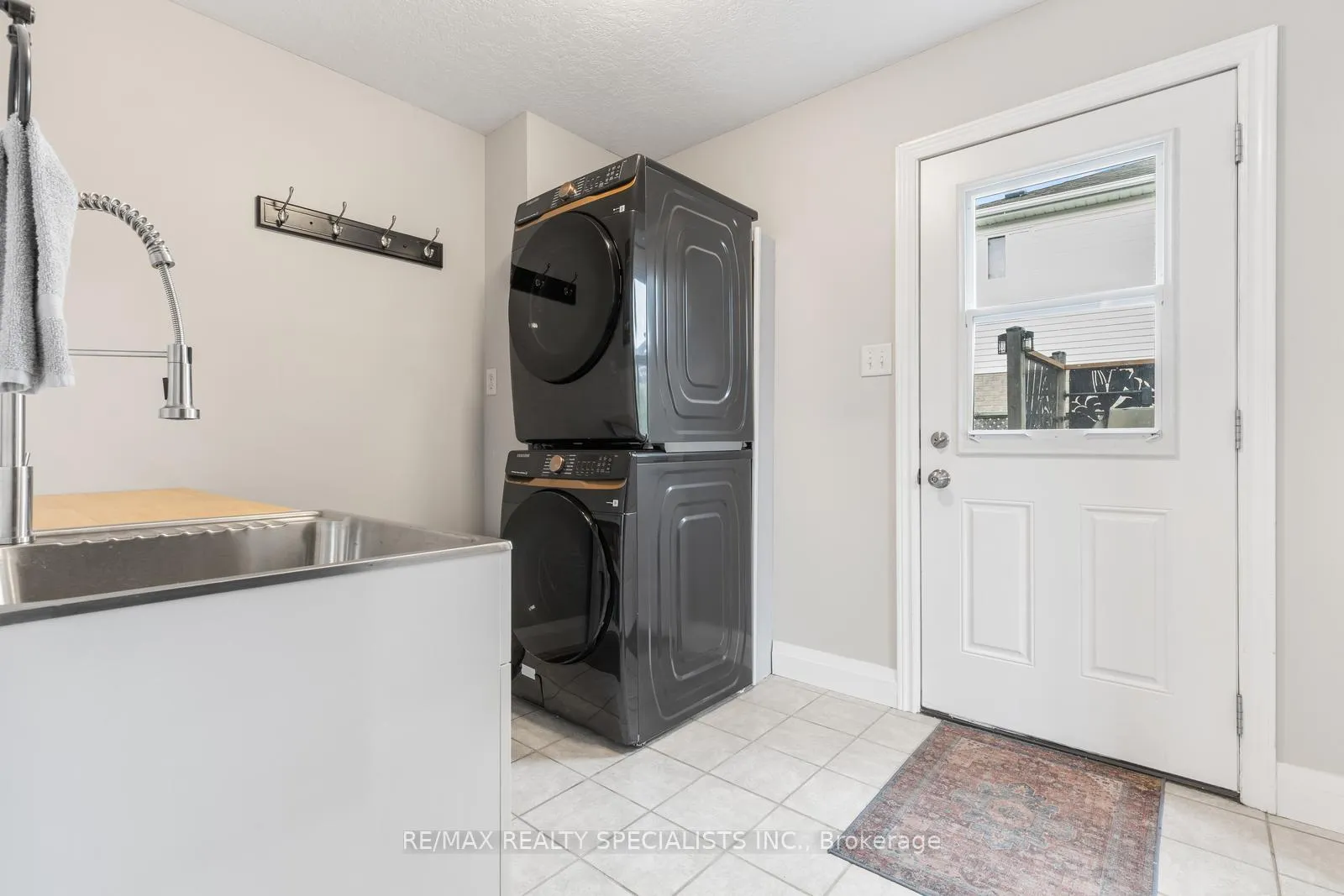 Photo 21 of 16 Lois Lane, Guelph, Willow West/Sugarbush/West Acres — HOMEH