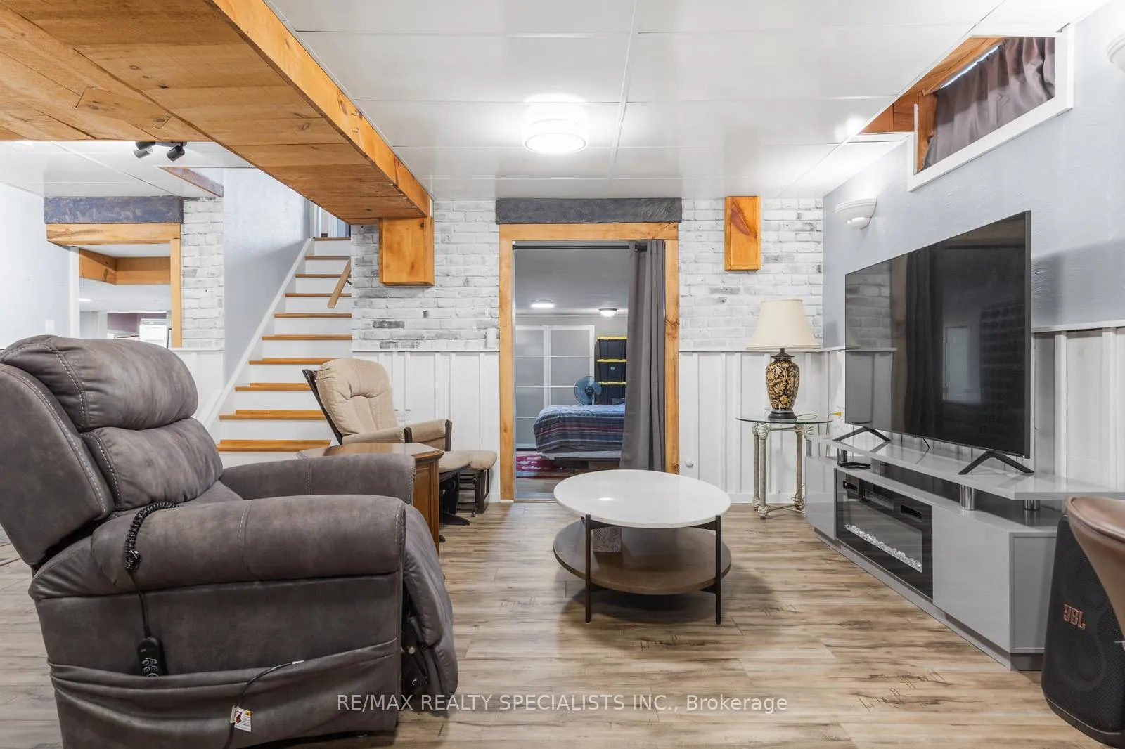 Photo 34 of 16 Lois Lane, Guelph, Willow West/Sugarbush/West Acres — HOMEH