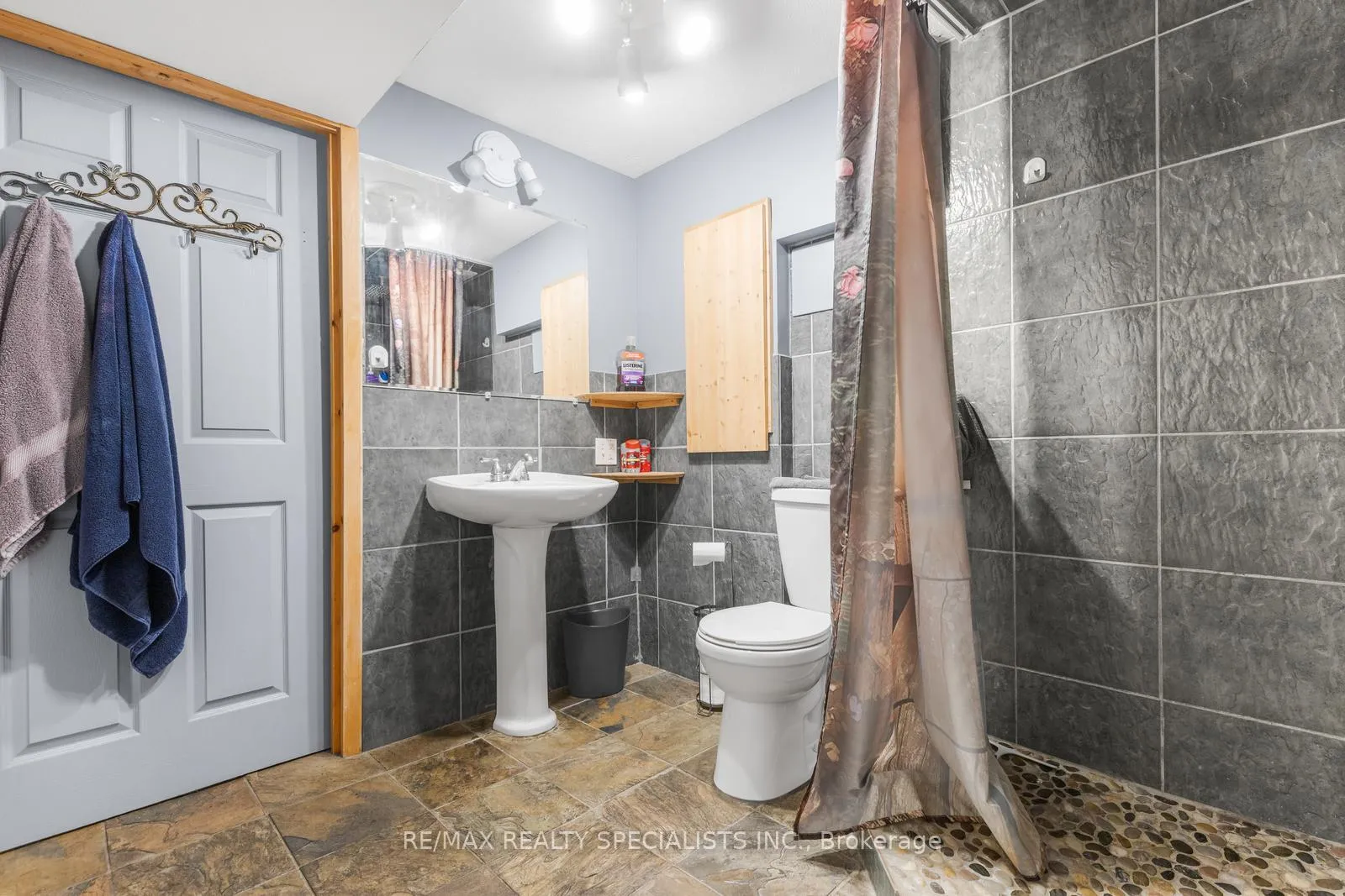 Photo 36 of 16 Lois Lane, Guelph, Willow West/Sugarbush/West Acres — HOMEH