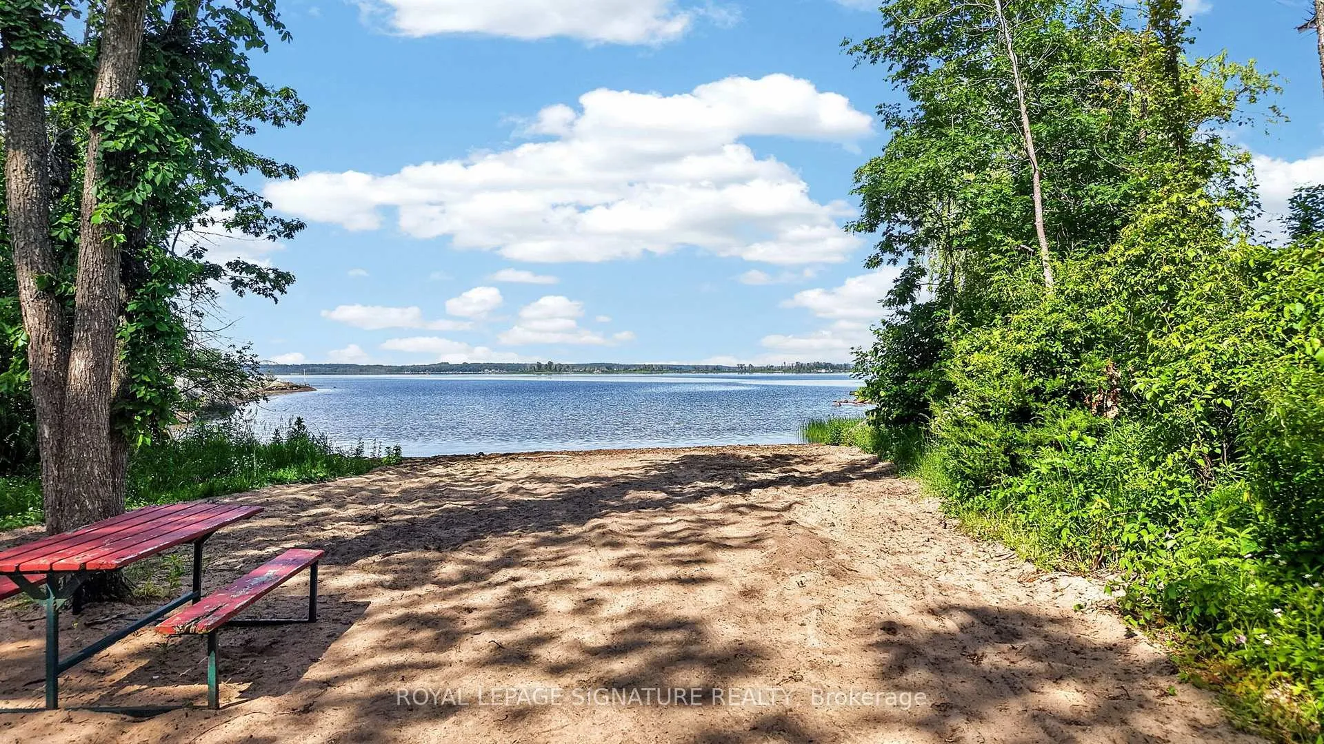 Photo 37 of 68 Forest Harbour Parkway, Tay, Rural Tay — HOMEH