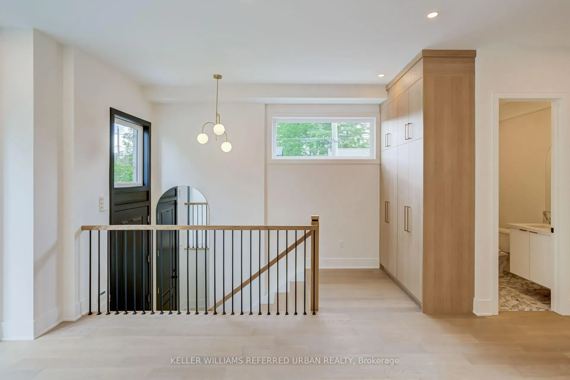 Photo 1 of 39 Wesley Avenue, Mississauga, Port Credit — HOMEH