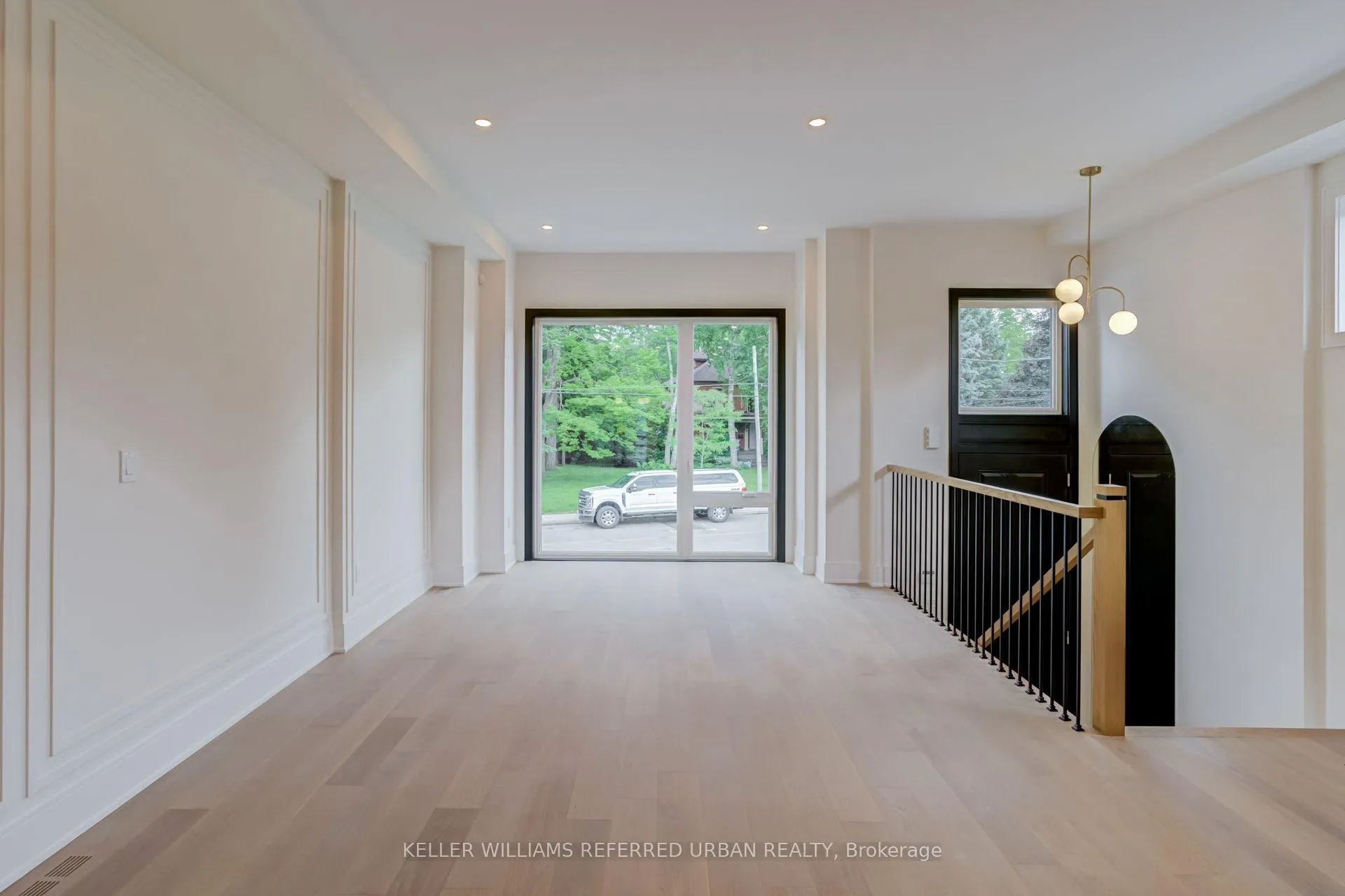 Photo 9 of 39 Wesley Avenue, Mississauga, Port Credit — HOMEH