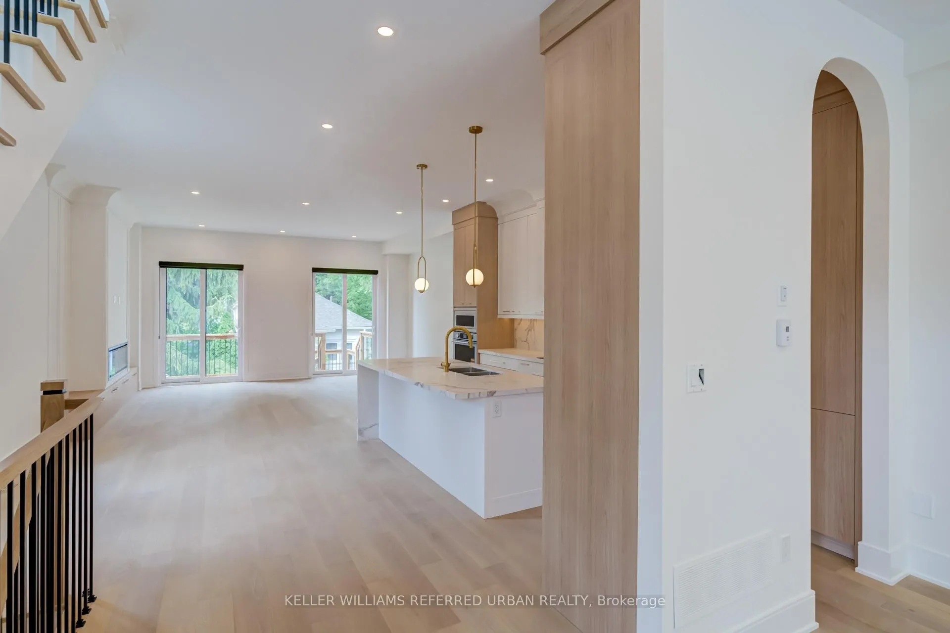 Photo 13 of 39 Wesley Avenue, Mississauga, Port Credit — HOMEH
