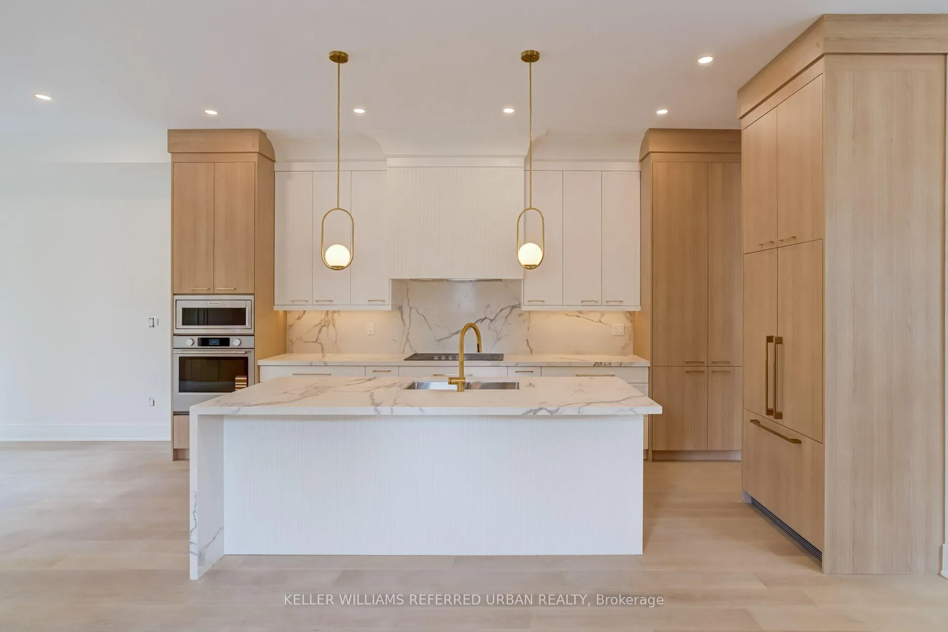 Photo 14 of 39 Wesley Avenue, Mississauga, Port Credit — HOMEH