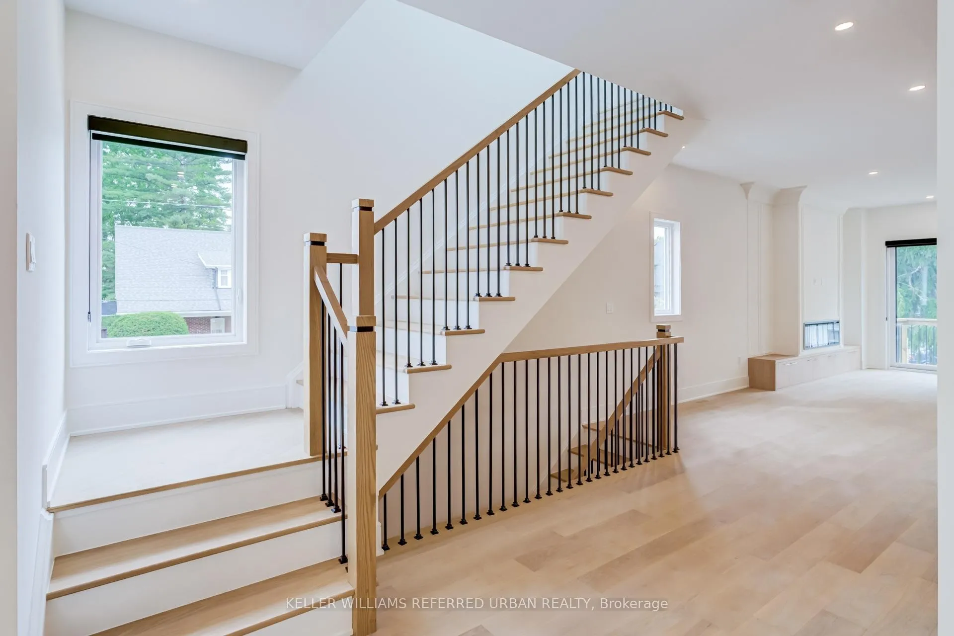 Photo 20 of 39 Wesley Avenue, Mississauga, Port Credit — HOMEH