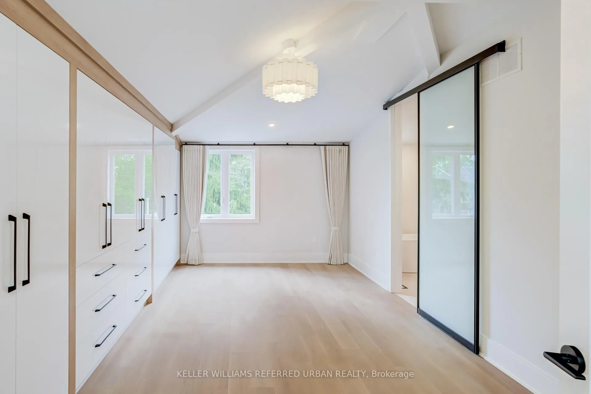 Photo 21 of 39 Wesley Avenue, Mississauga, Port Credit — HOMEH