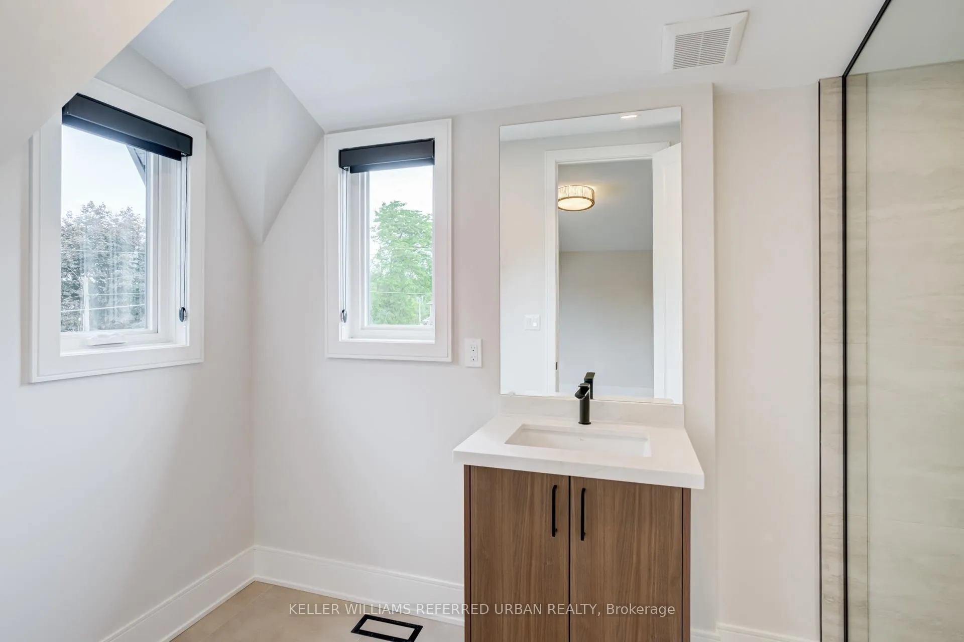 Photo 36 of 39 Wesley Avenue, Mississauga, Port Credit — HOMEH
