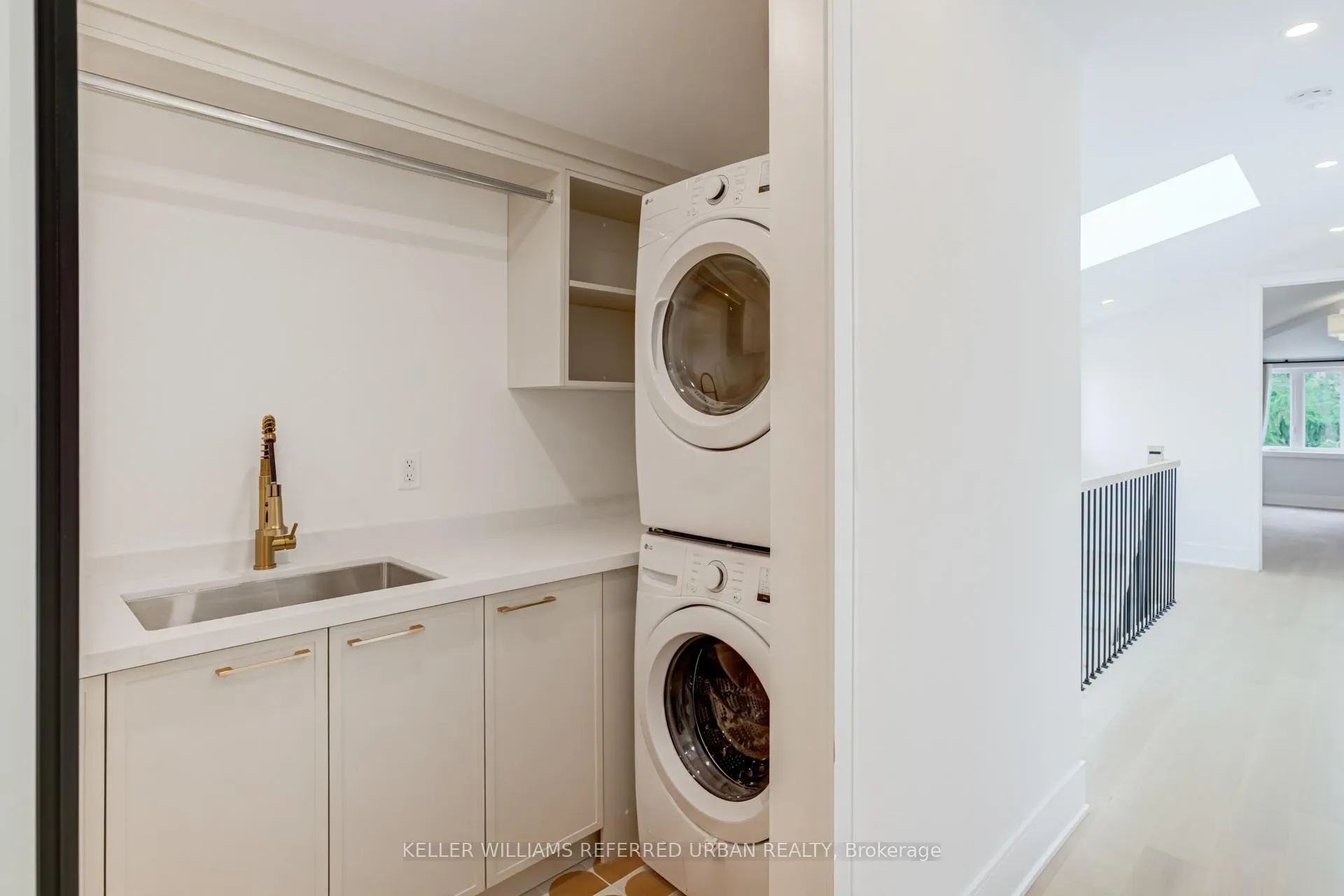 Photo 38 of 39 Wesley Avenue, Mississauga, Port Credit — HOMEH