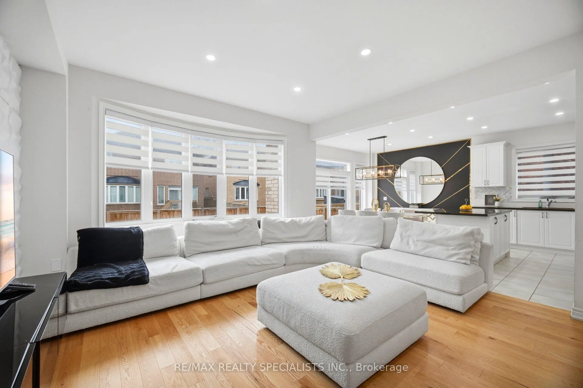 Photo 10 of 182 Whittington Drive, Hamilton, Meadowlands — HOMEH