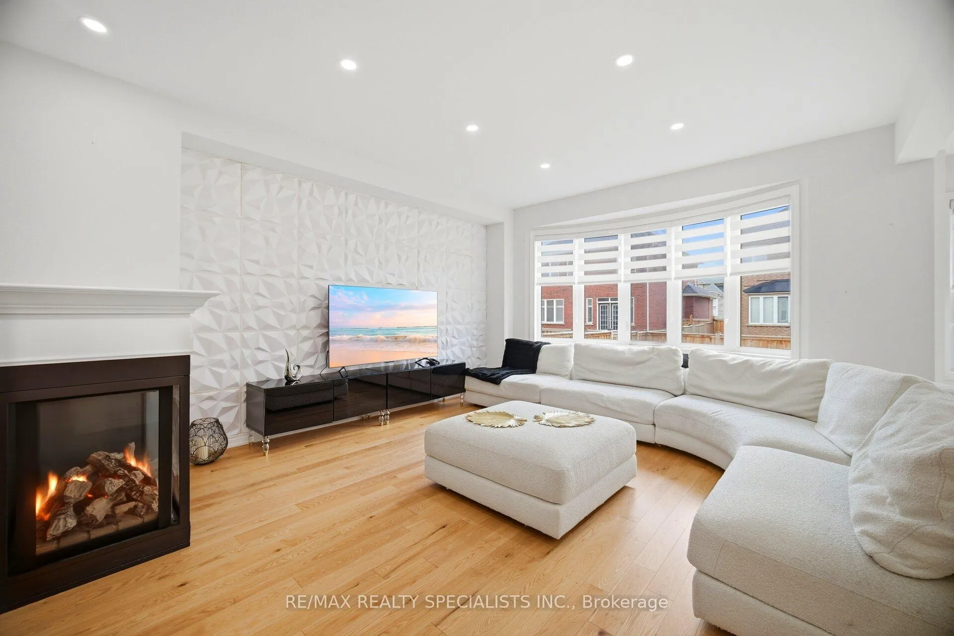 Photo 11 of 182 Whittington Drive, Hamilton, Meadowlands — HOMEH