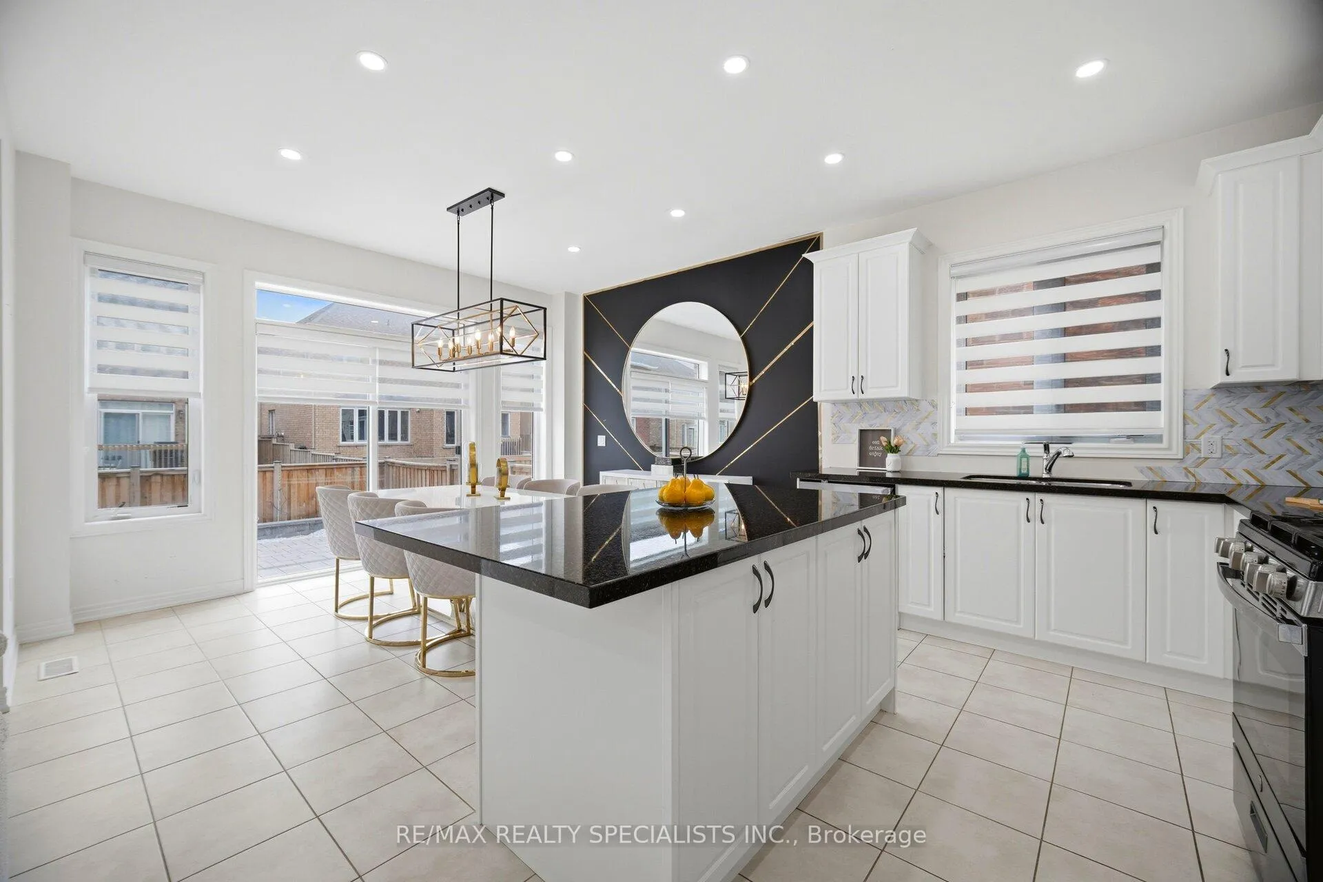 Photo 18 of 182 Whittington Drive, Hamilton, Meadowlands — HOMEH