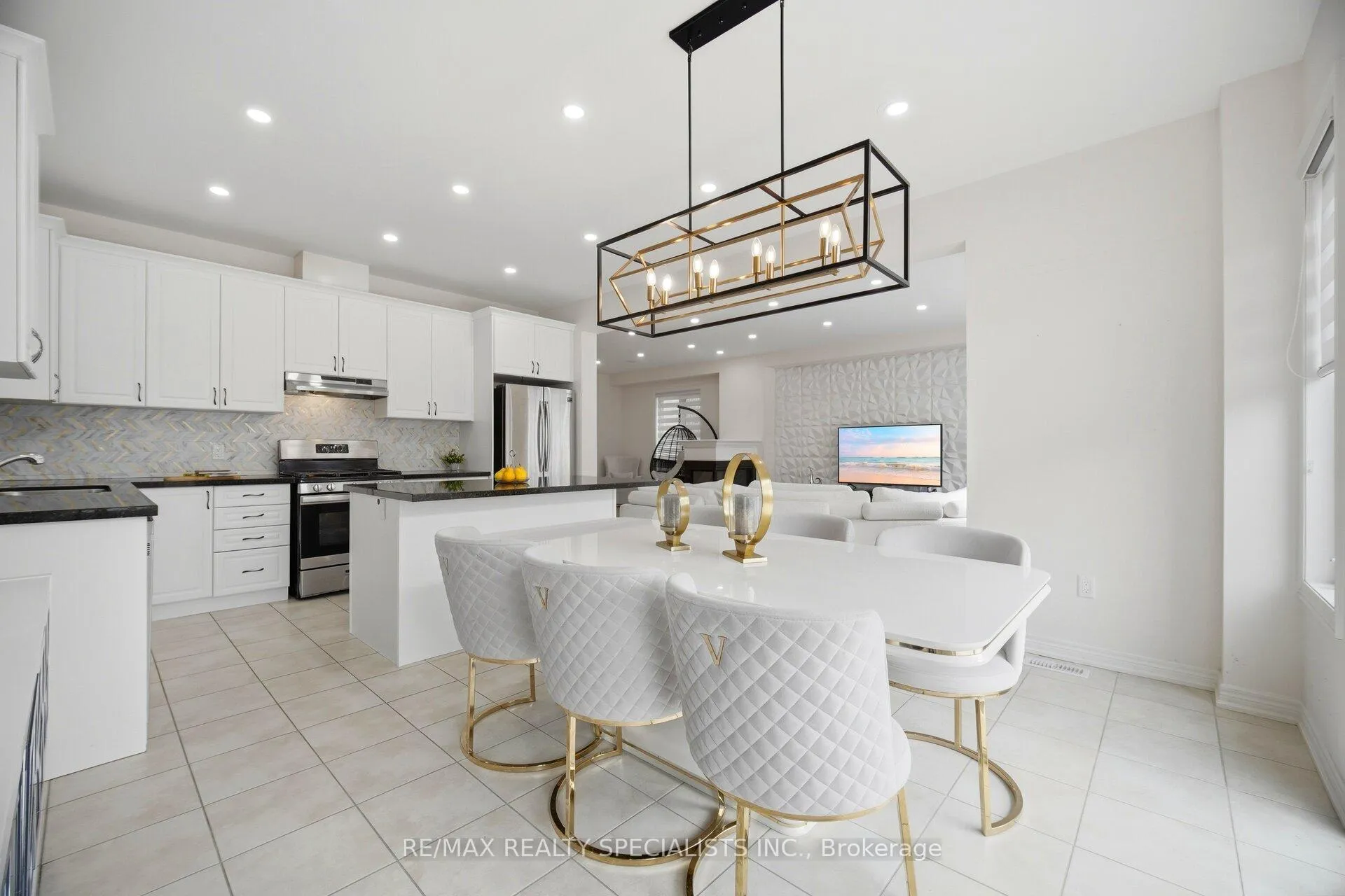 Photo 23 of 182 Whittington Drive, Hamilton, Meadowlands — HOMEH