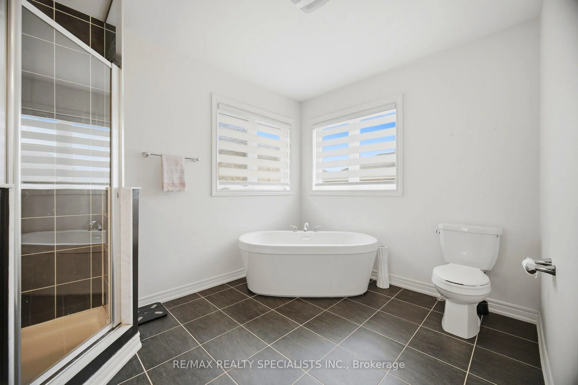 Photo 31 of 182 Whittington Drive, Hamilton, Meadowlands — HOMEH