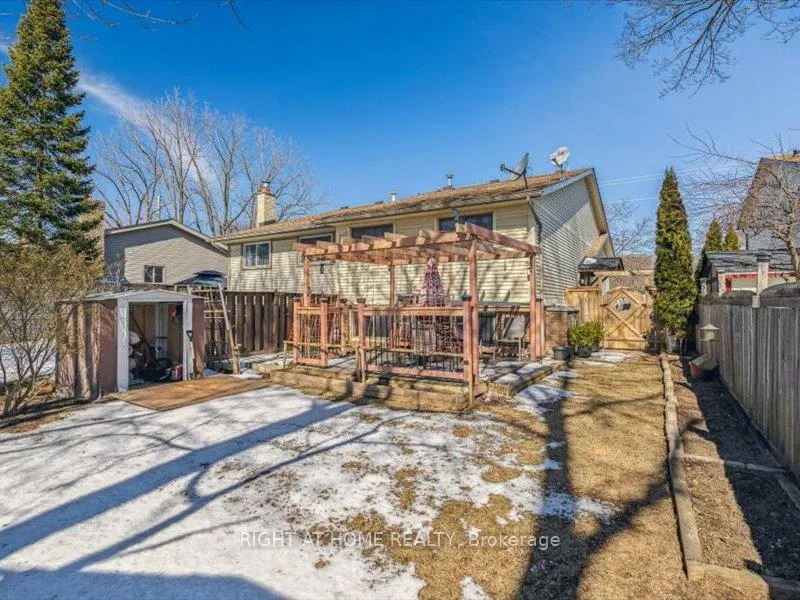 Photo 37 of 4 1/2 Leaside Drive, St. Catharines, Carlton/Bunting — HOMEH