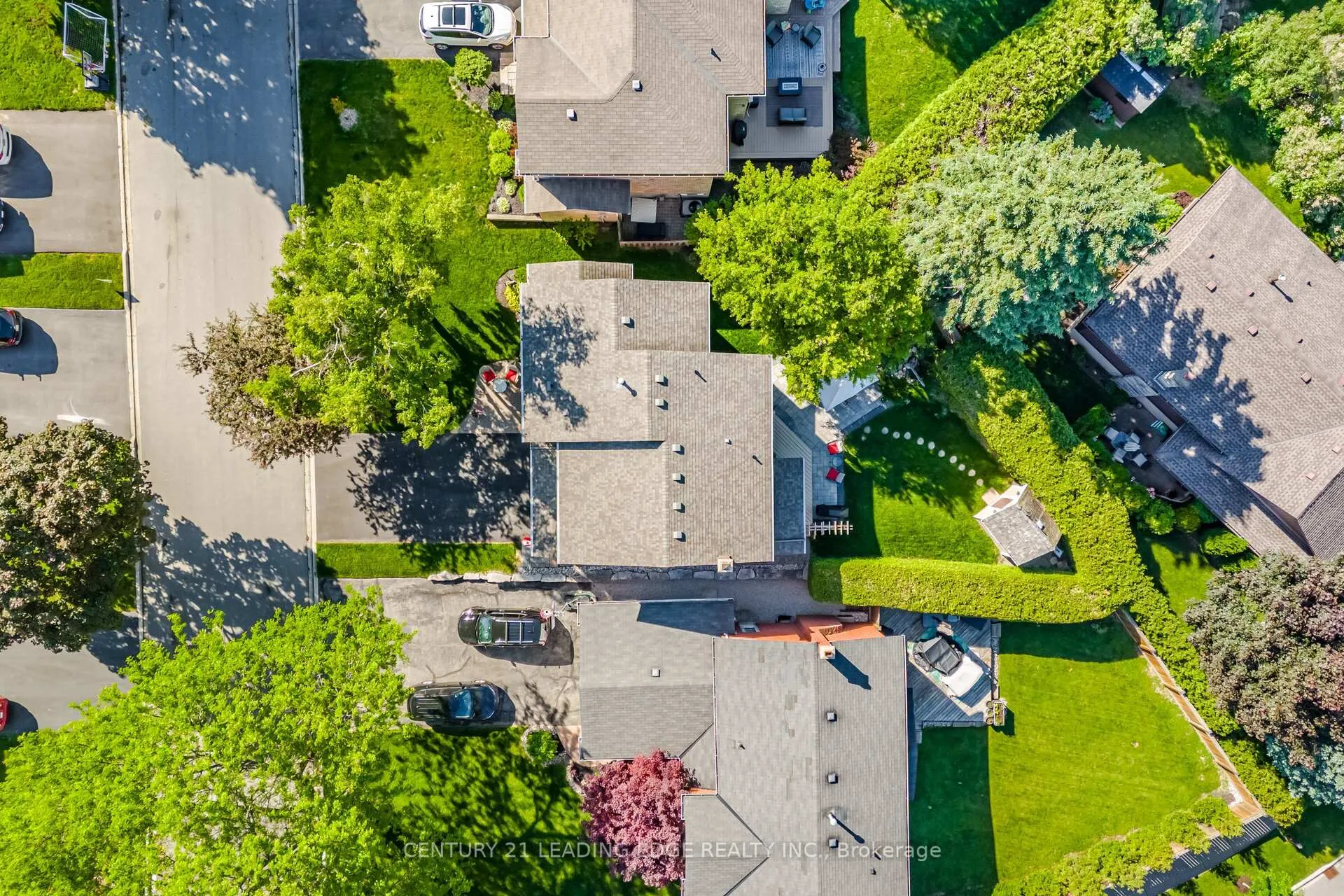 Photo 7 of 2203 Previn Court, Burlington, Brant Hills — HOMEH