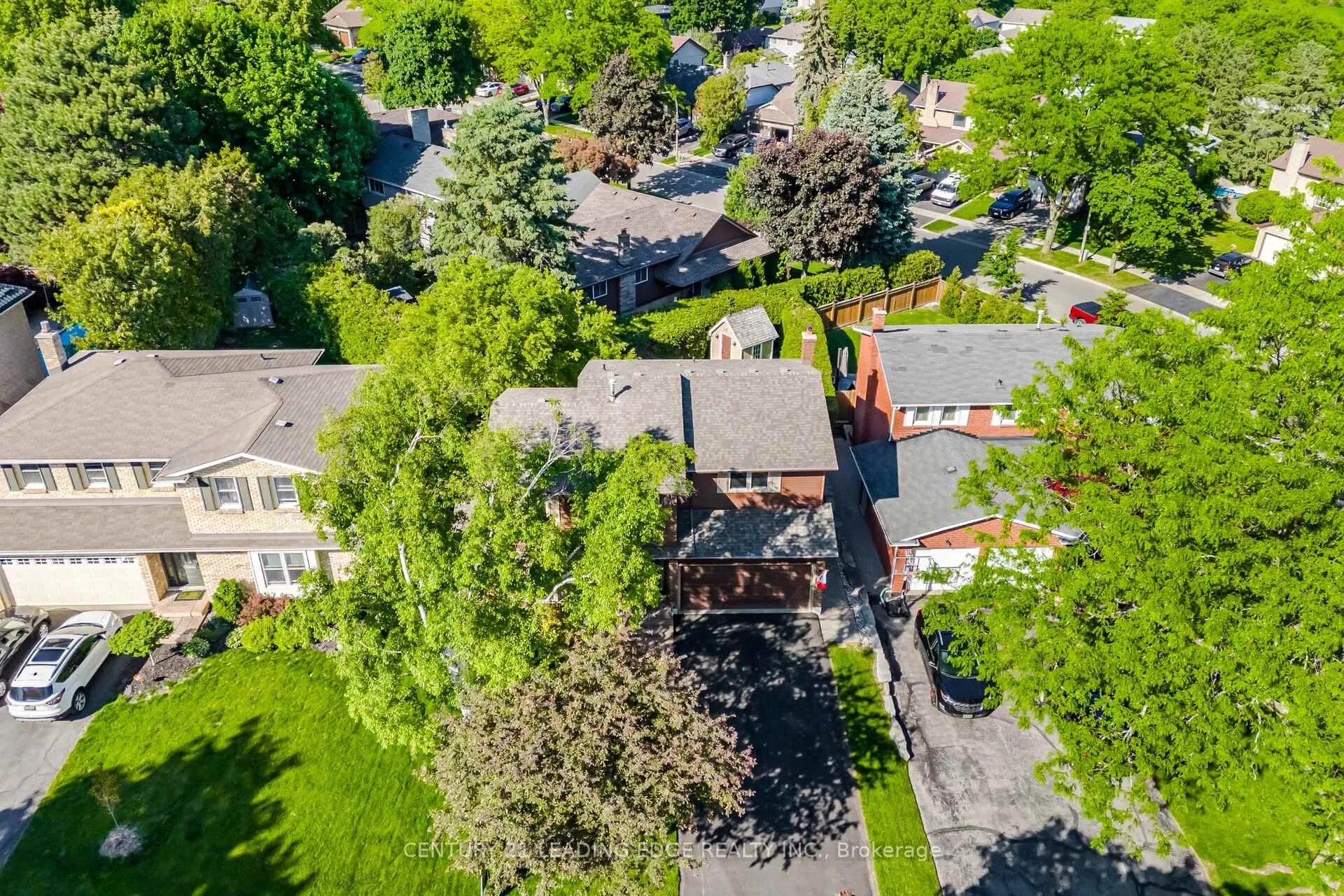 Photo 8 of 2203 Previn Court, Burlington, Brant Hills — HOMEH