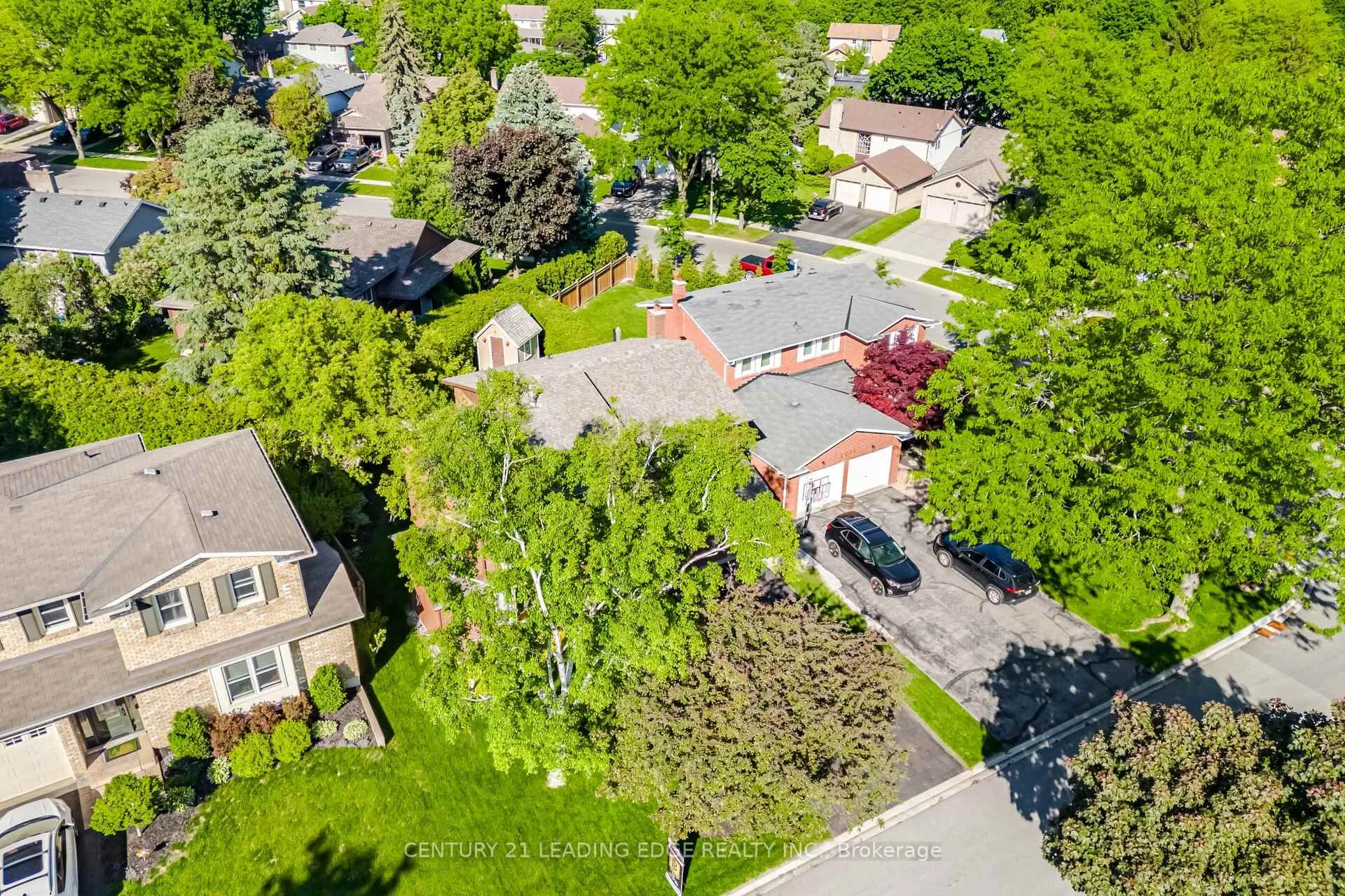 Photo 10 of 2203 Previn Court, Burlington, Brant Hills — HOMEH