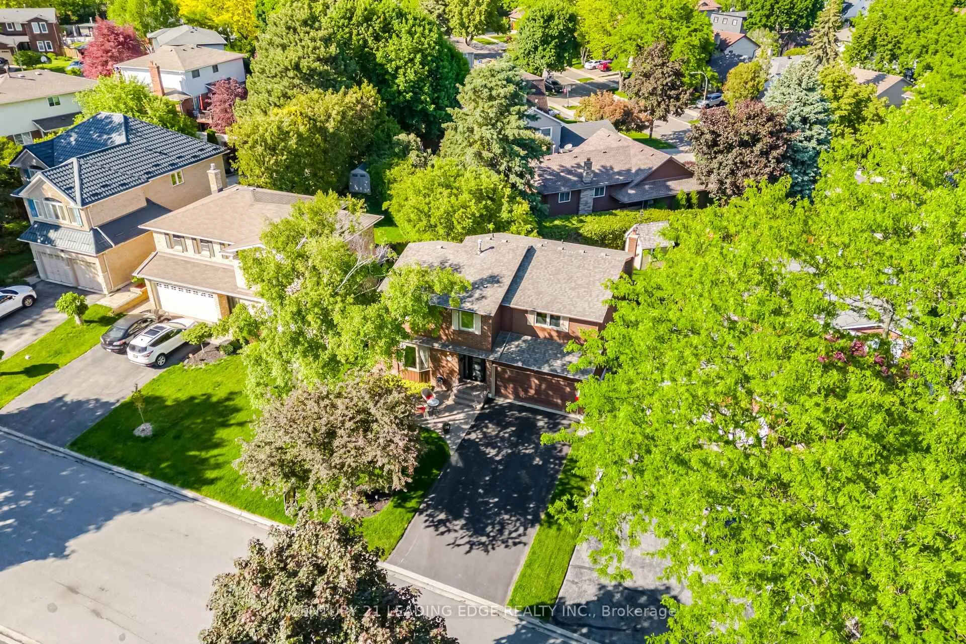 Photo 11 of 2203 Previn Court, Burlington, Brant Hills — HOMEH