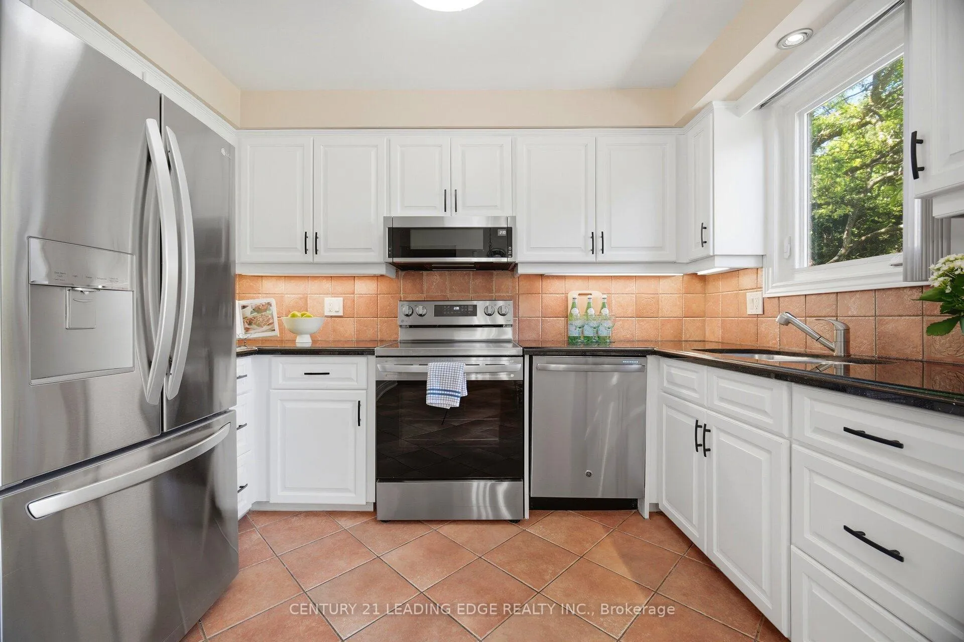 Photo 41 of 2203 Previn Court, Burlington, Brant Hills — HOMEH