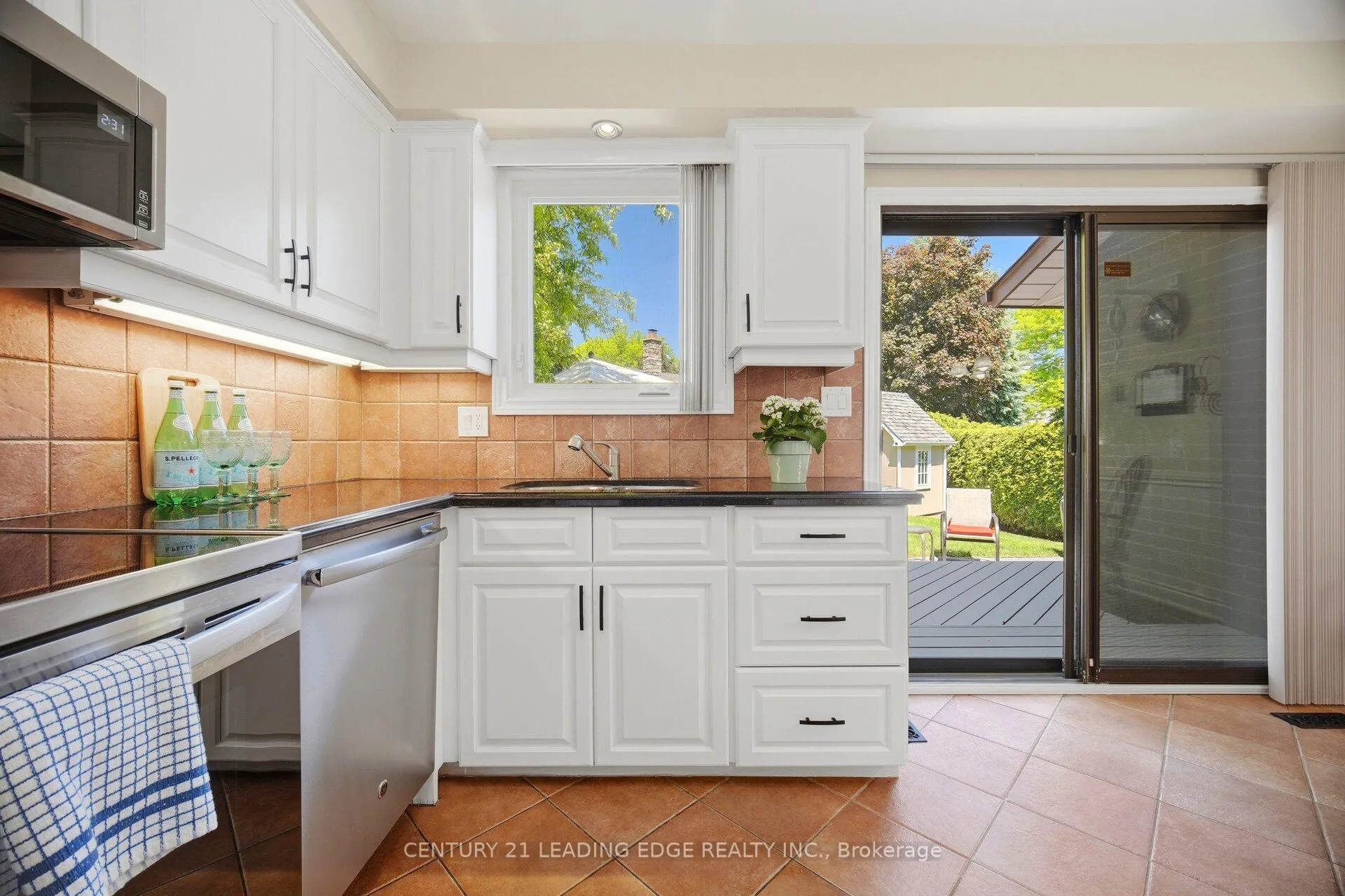 Photo 42 of 2203 Previn Court, Burlington, Brant Hills — HOMEH