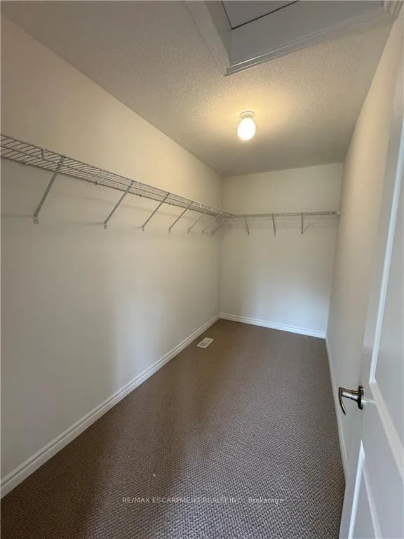 Photo 5 of 29 Gilham Way, Brant, Paris — HOMEH