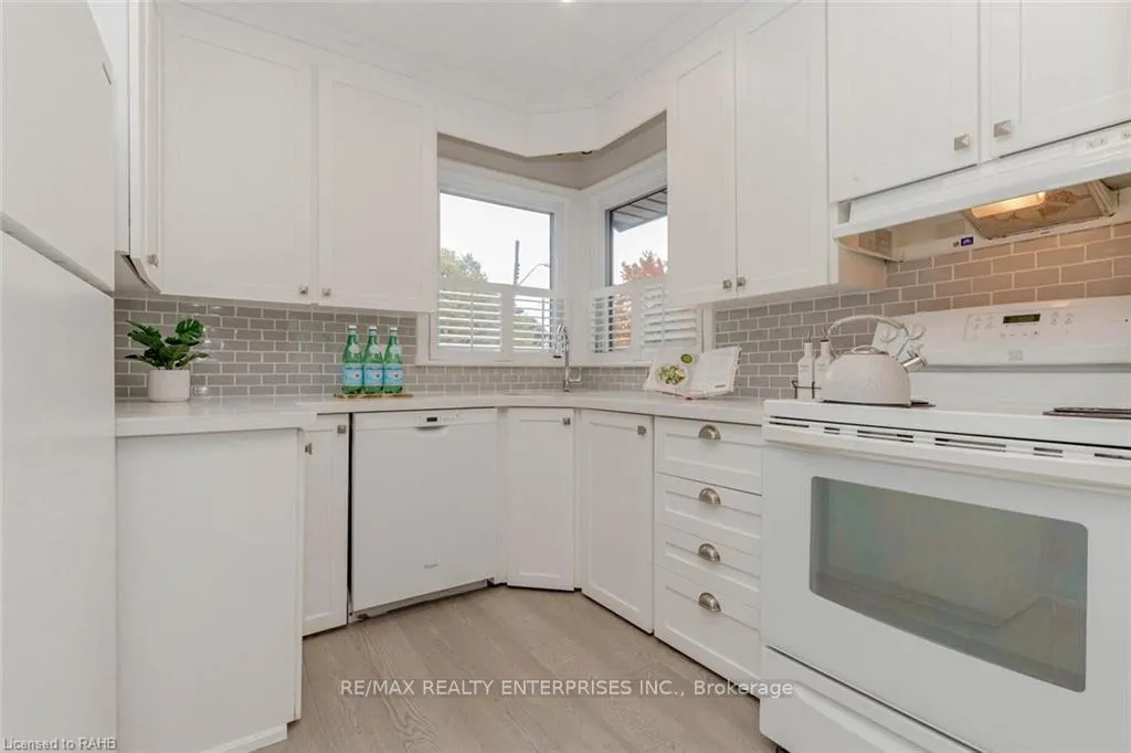 Photo 8 of Unit Main, 128 Clarendon Avenue, Hamilton, Balfour — HOMEH