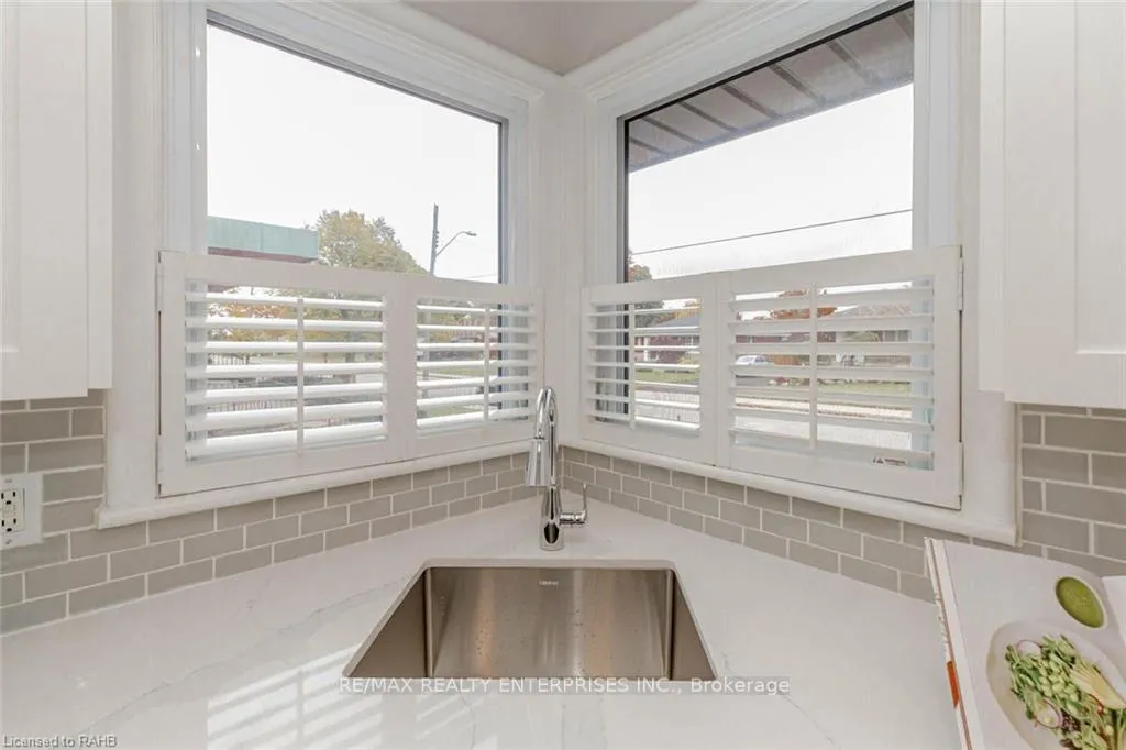 Photo 9 of Unit Main, 128 Clarendon Avenue, Hamilton, Balfour — HOMEH