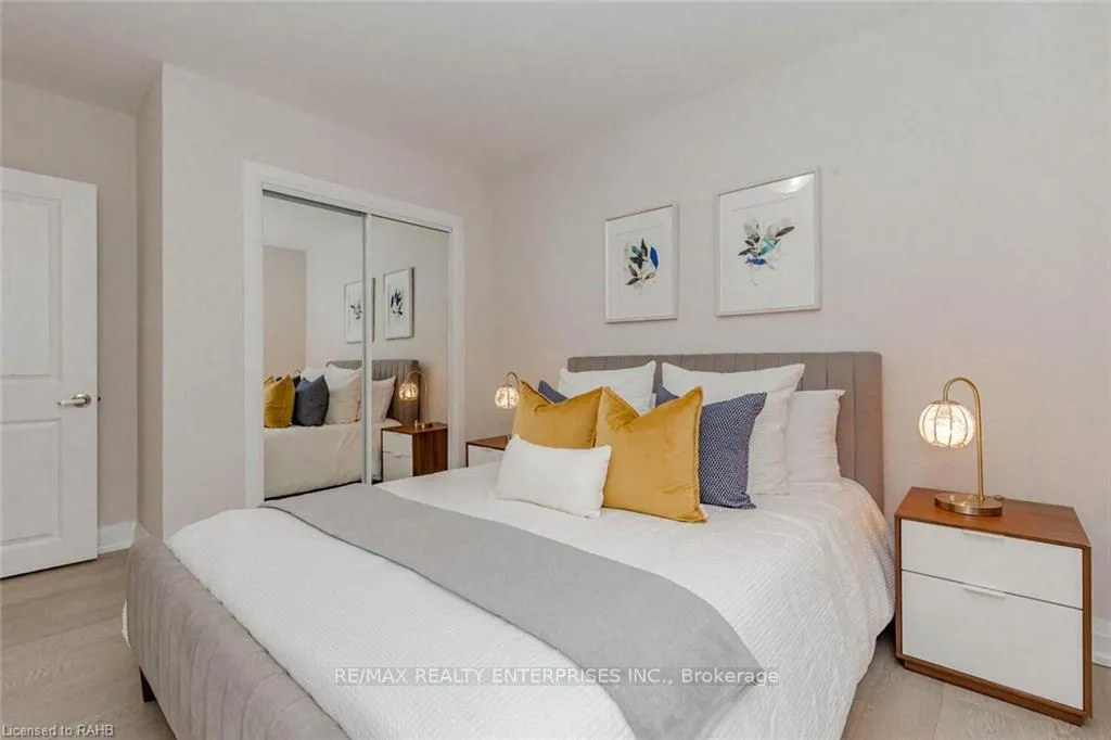 Photo 12 of Unit Main, 128 Clarendon Avenue, Hamilton, Balfour — HOMEH