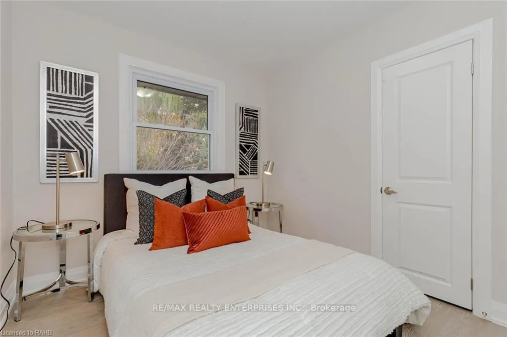 Photo 14 of Unit Main, 128 Clarendon Avenue, Hamilton, Balfour — HOMEH