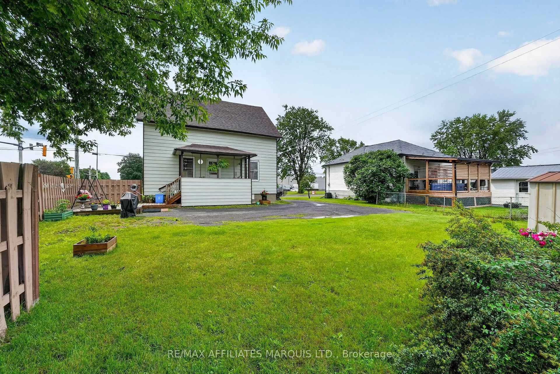 Photo 30 of 83 Eleventh Street E, Cornwall, Cornwall — HOMEH