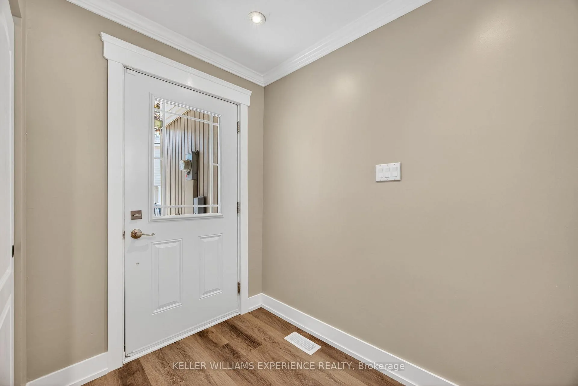 Photo 4 of Unit #22, 12 Lankin Boulevard, Orillia — HOMEH