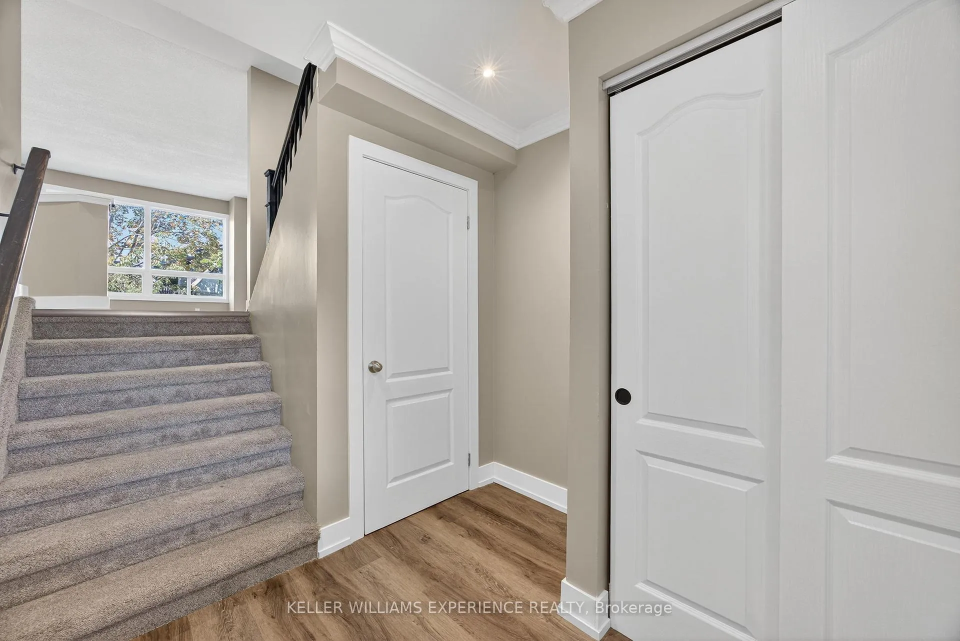 Photo 5 of Unit #22, 12 Lankin Boulevard, Orillia — HOMEH