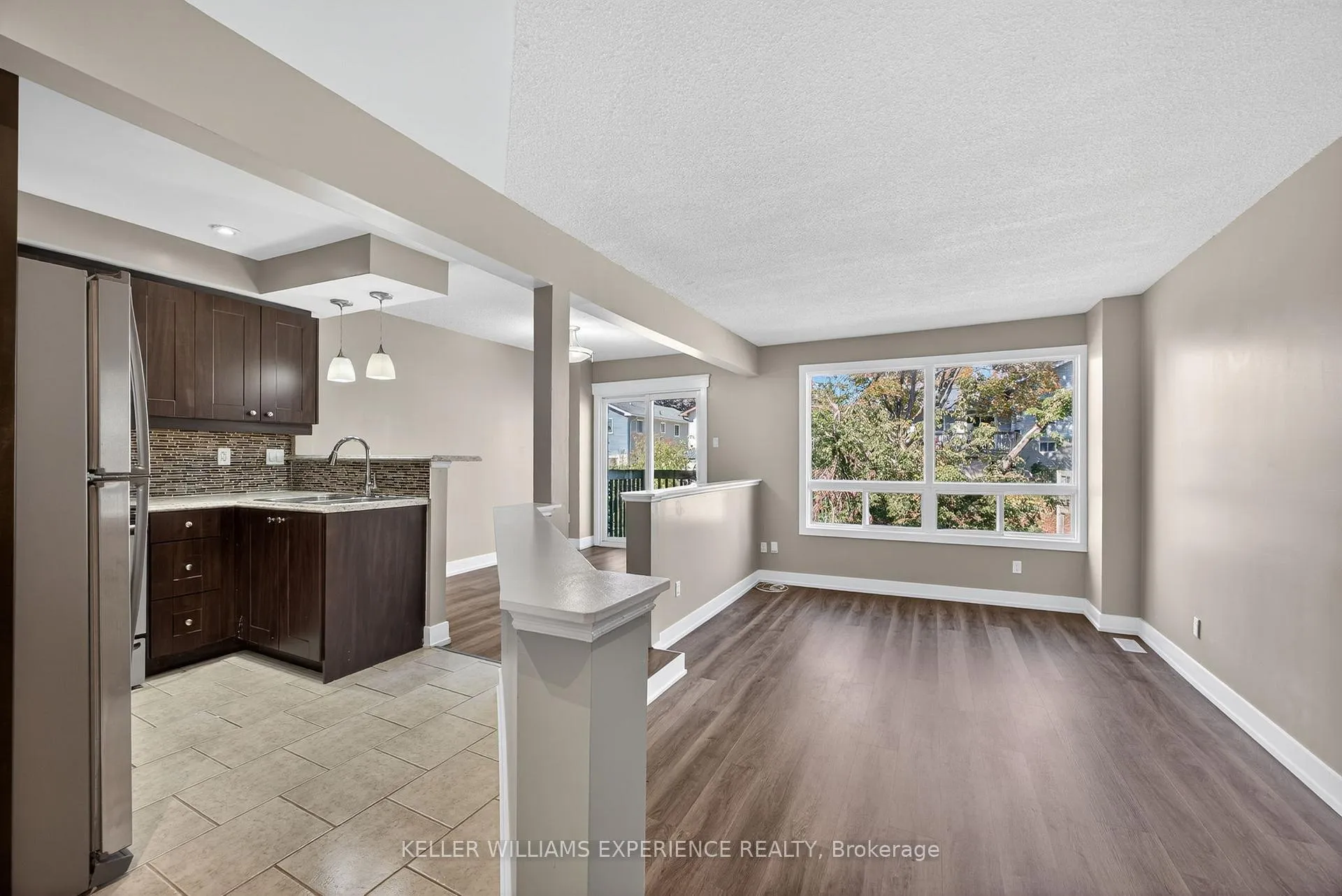 Photo 6 of Unit #22, 12 Lankin Boulevard, Orillia — HOMEH