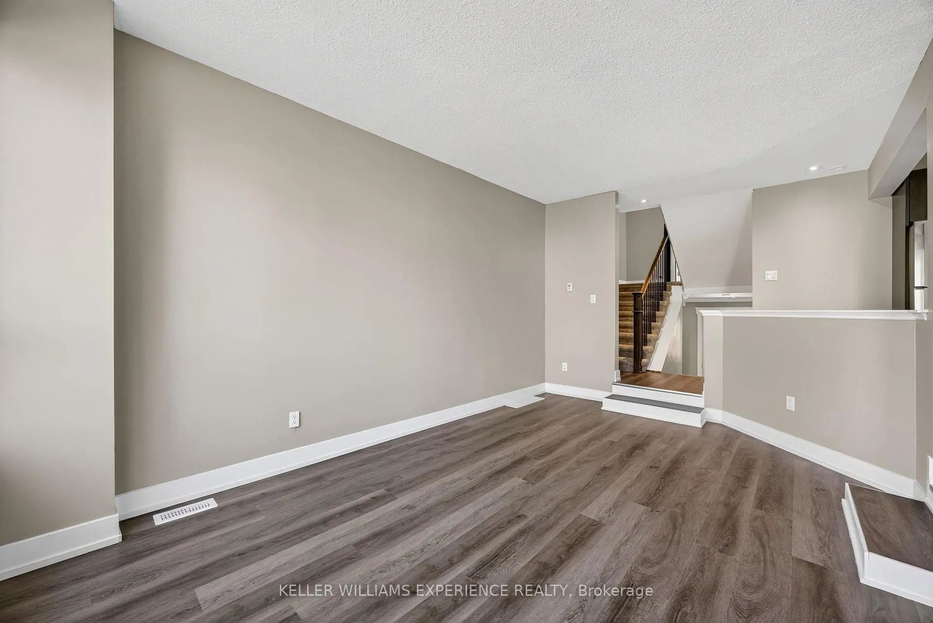 Photo 8 of Unit #22, 12 Lankin Boulevard, Orillia — HOMEH